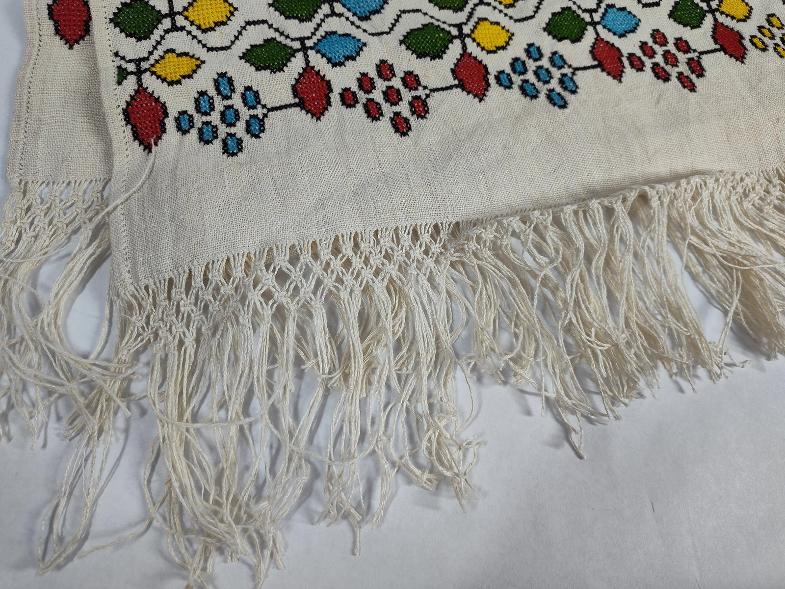 Ukrainian Embroidered Linen Rushnyk - 3