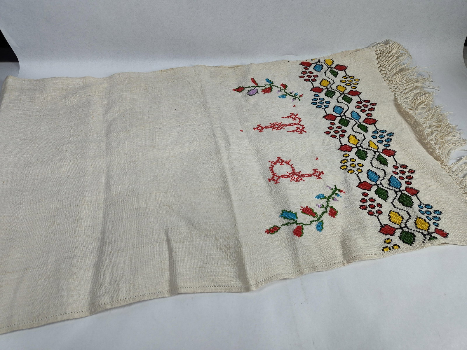 Ukrainian Embroidered Linen Rushnyk - 4