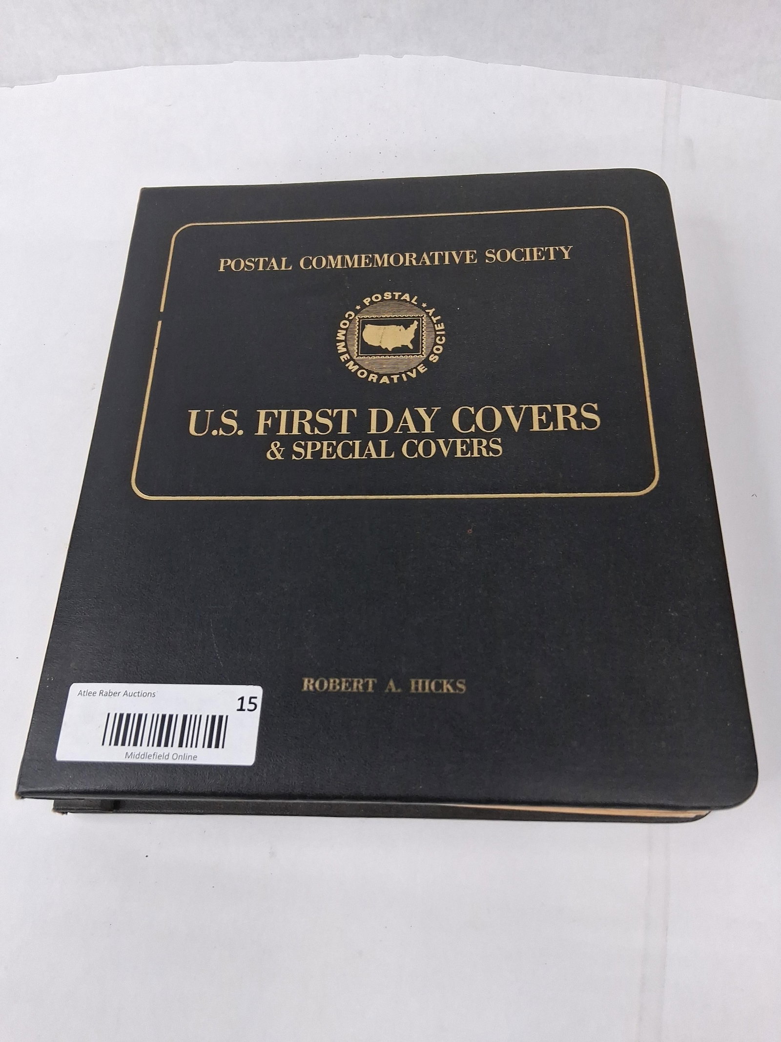 US Postal Commem Soc 1975-83 FDC & Cov: A collection of United States first day covers and special commemorative covers issued by the Postal Commemorative Society between 1975 and 1983. The items are housed in a black, gold-stamped