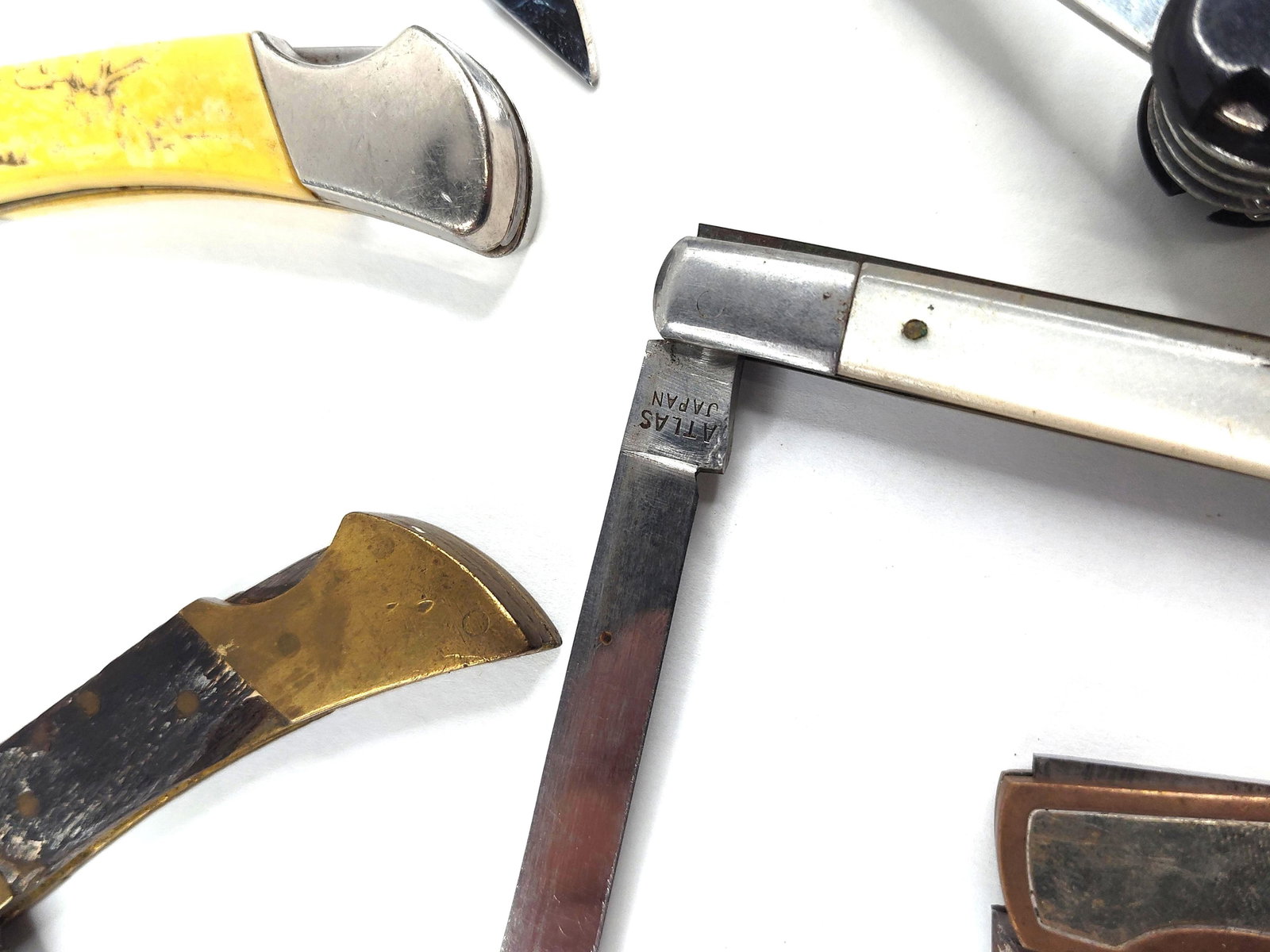 10 Folding Pocket Knives & Multi-tools - 10