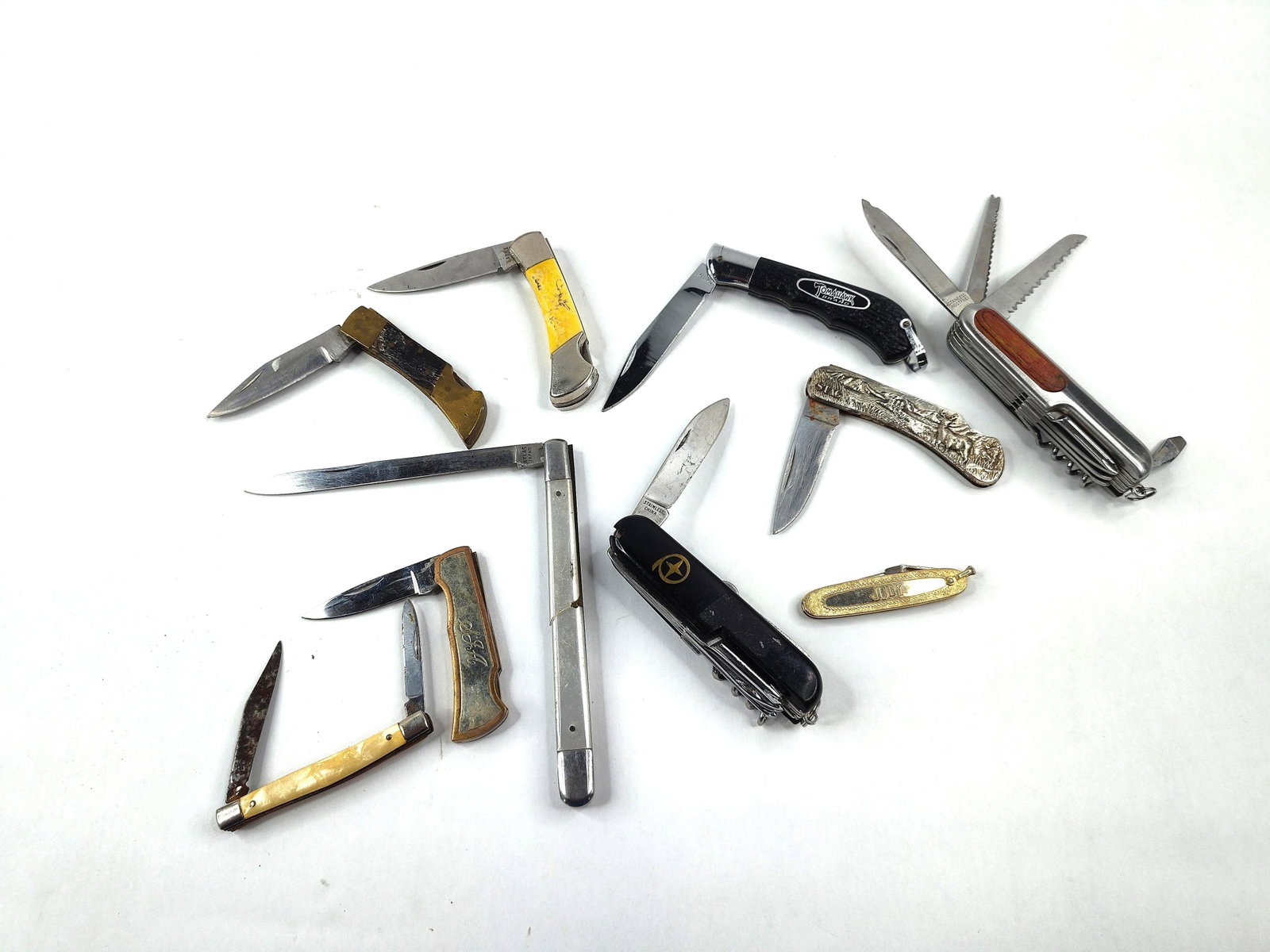 10 Folding Pocket Knives & Multi-tools (1 of 11)