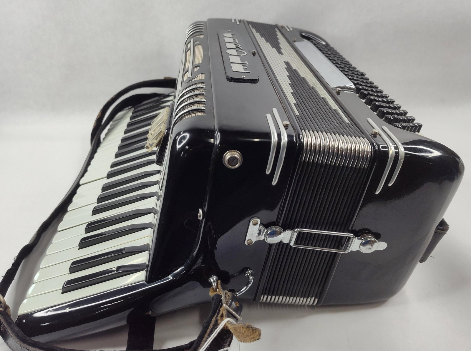 Carole 120-Bass Italian Piano Accordion - 3
