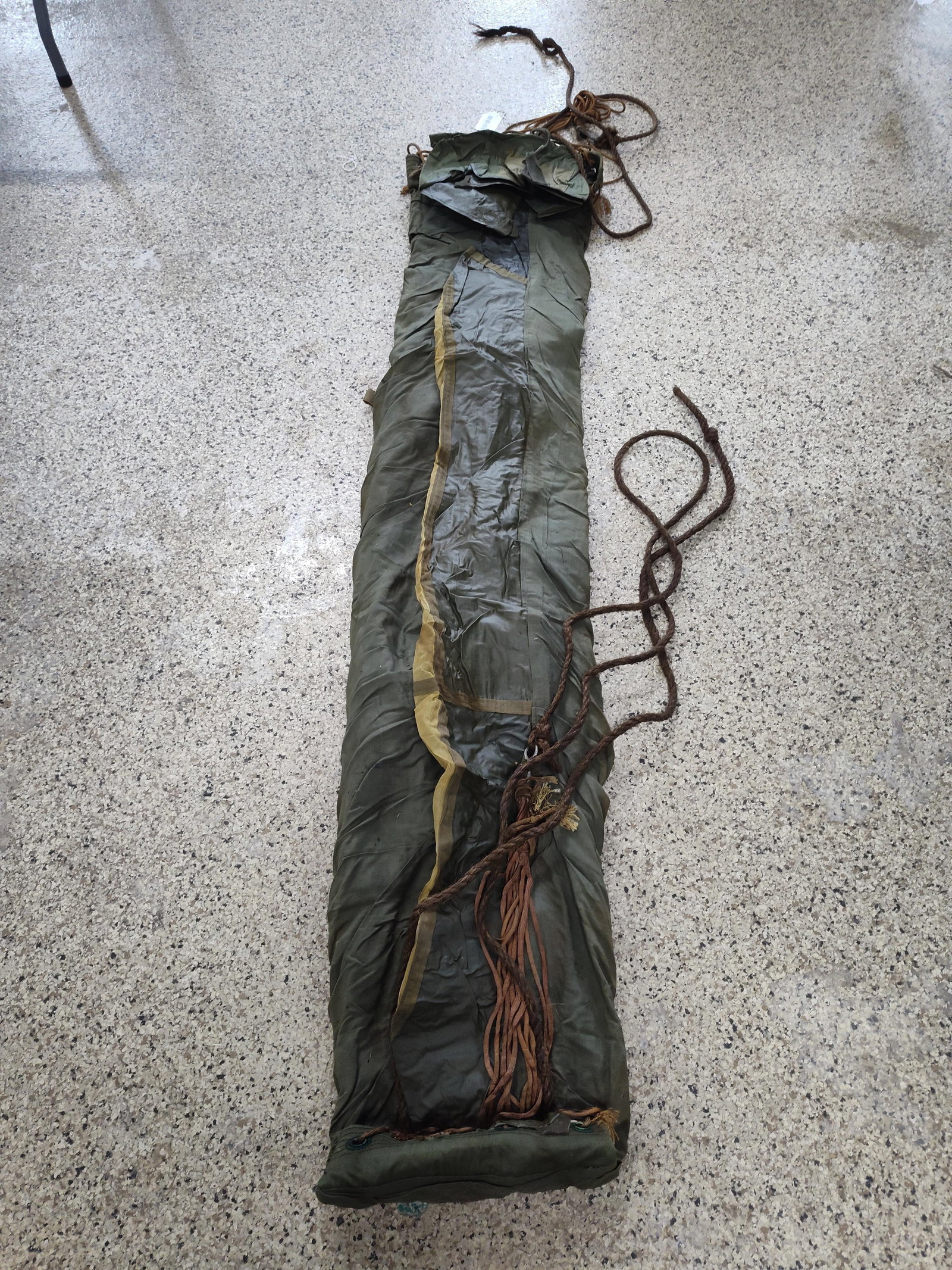 Johnston Ltd WWII Airborne Drop Valise (1 of 5)