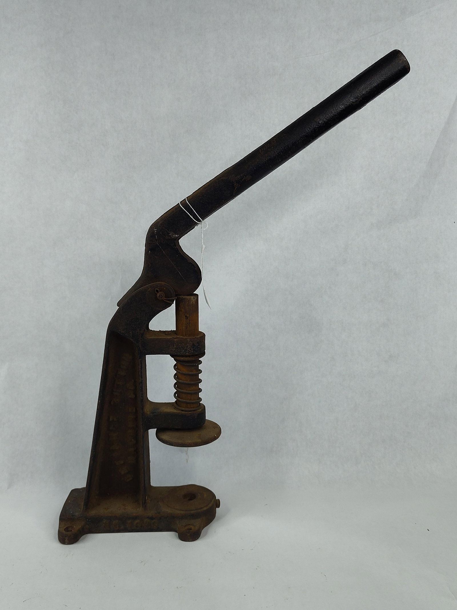 Defiance 1026 Cast Iron Button Press (1 of 5)