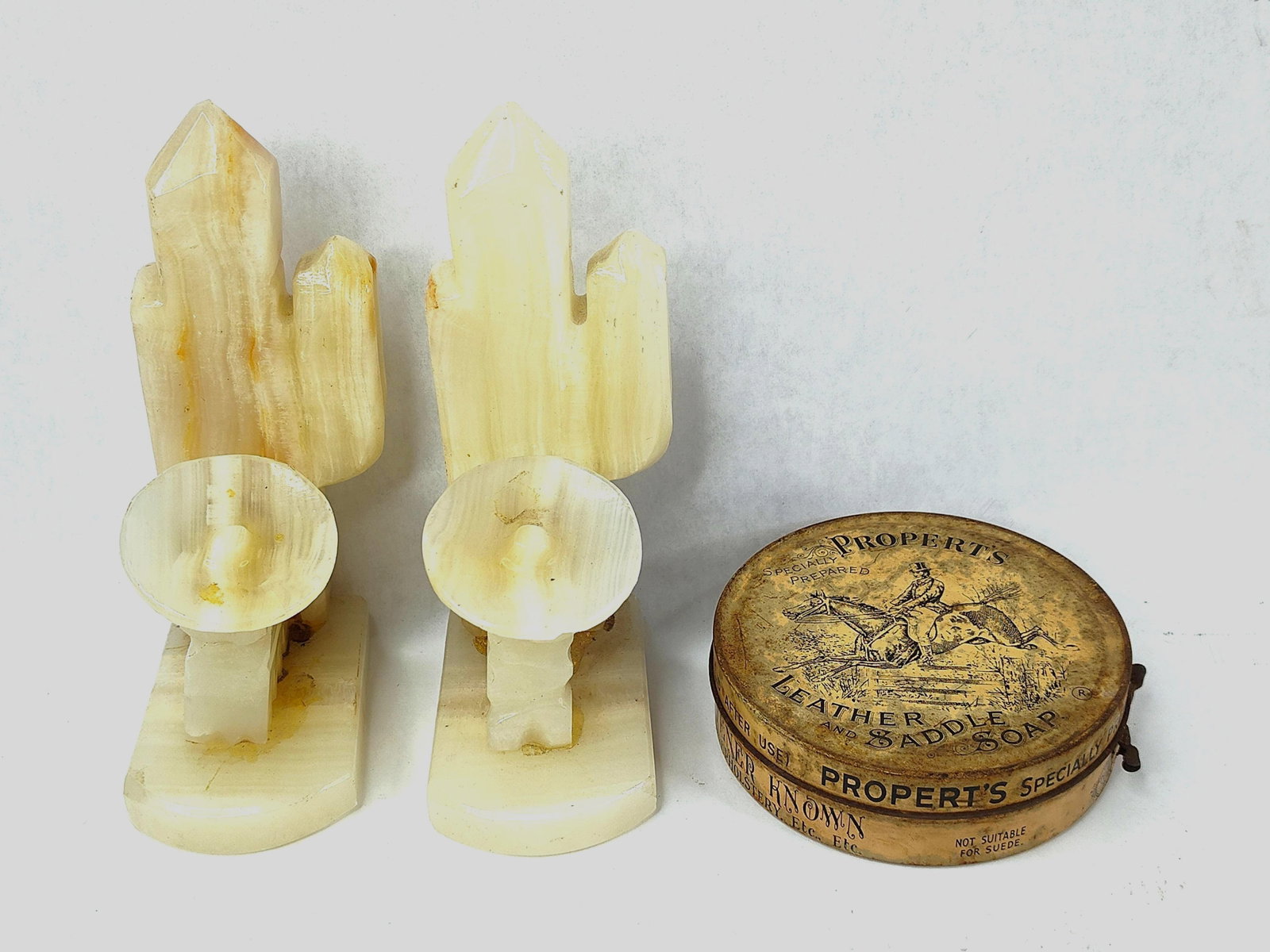 Pair Onyx Siesta Bookends & Propert Tin (1 of 6)