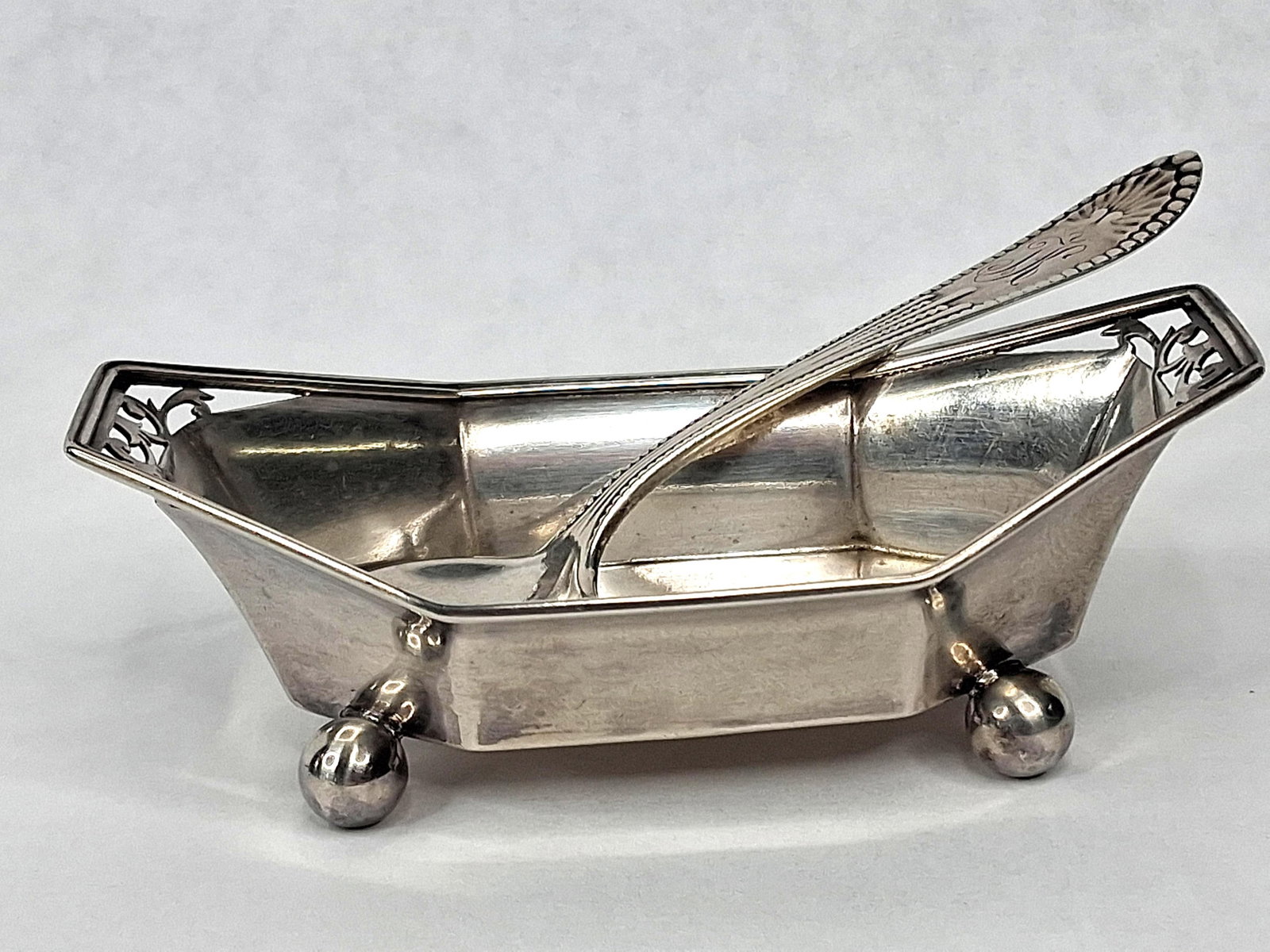 Pair Gorham Str. Salt Cellars & Spoons - 2