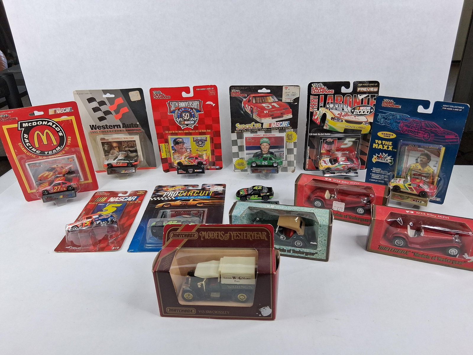 Matchbox & Racing Champions Toys & Mem (1 of 12)