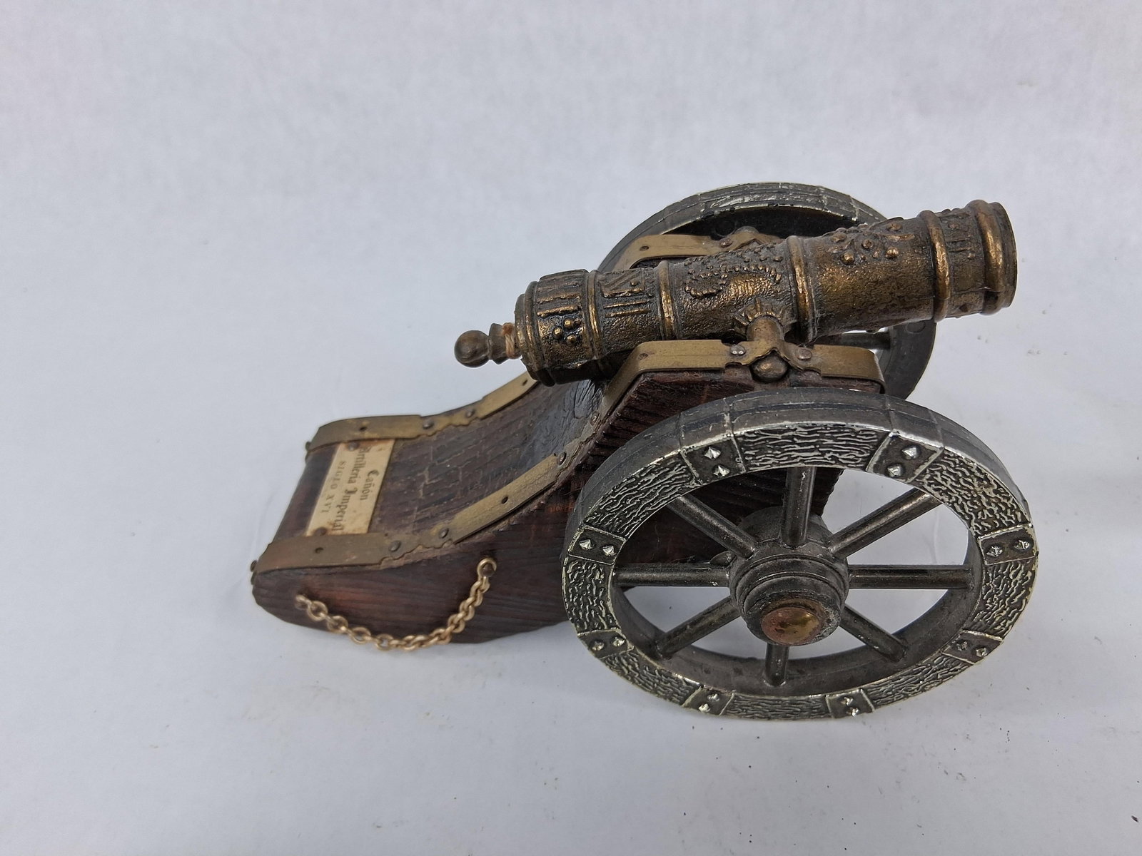 5 Miniature Model Cannons & Lighter - 4