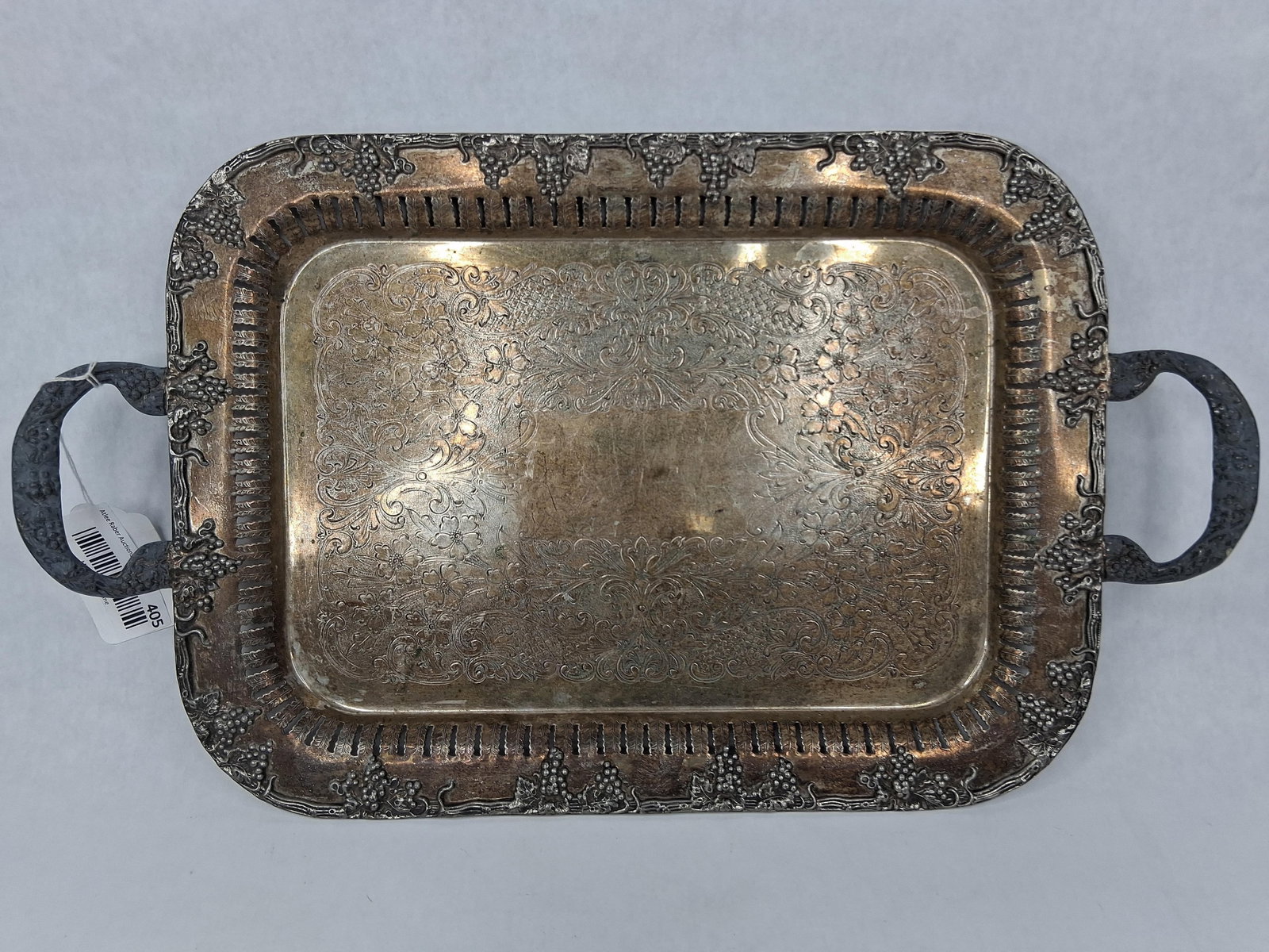 Benedict Mfg Co Silver Plate Grape Tray (1 of 6)