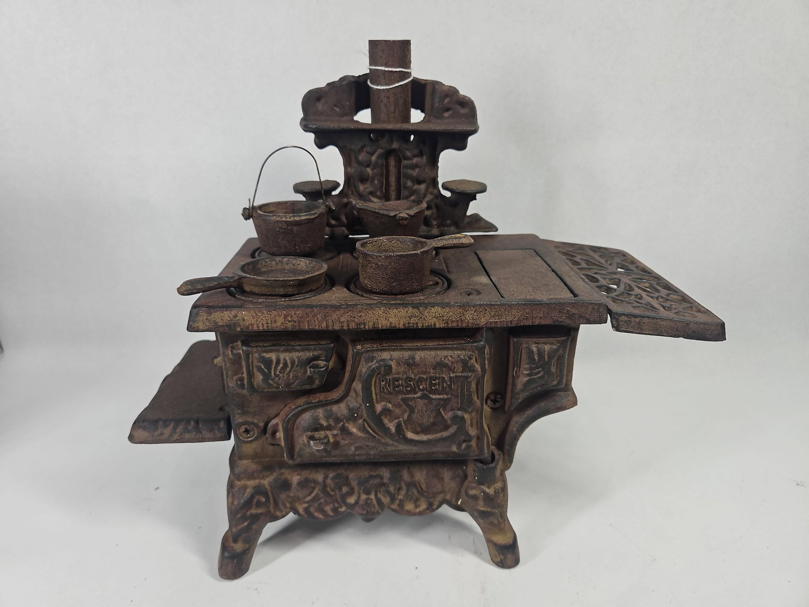 Crescent Cast Iron Stove w/ Cookware (1 of 8)