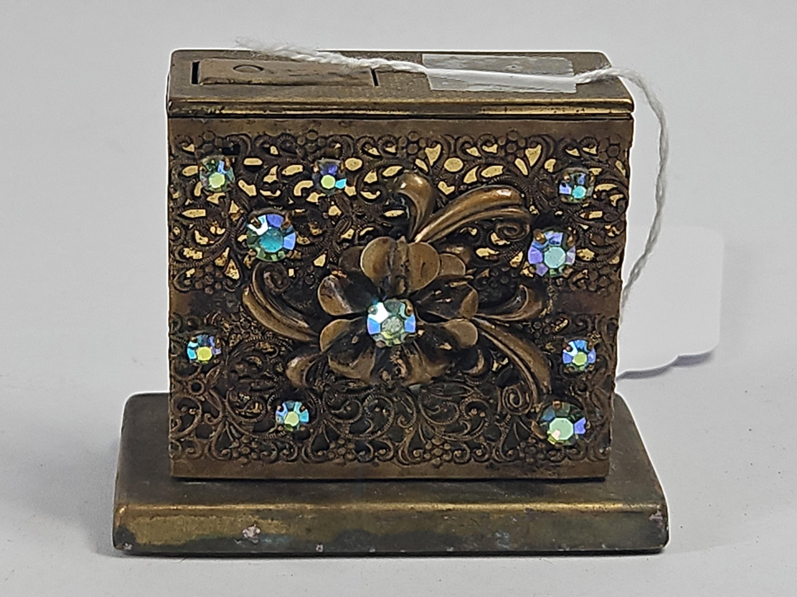 Light-O-Matic Aurora Rhinestone Lighter - 4