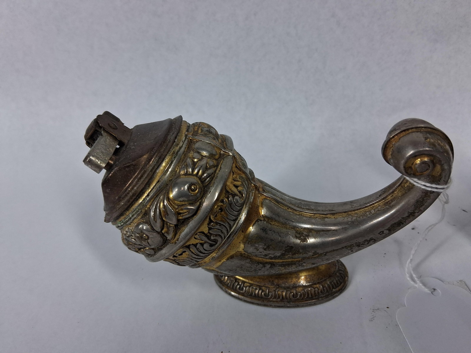 3 Vtg Metal Cornucopia Table Lighters - 4