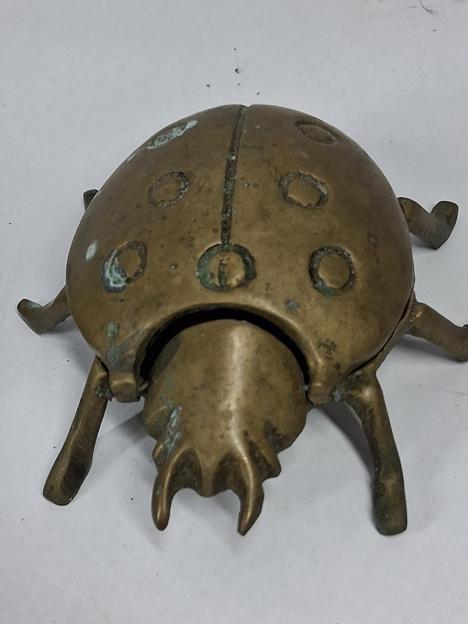 Pair Cast Brass Beetle Lidded Ashtrays - 3