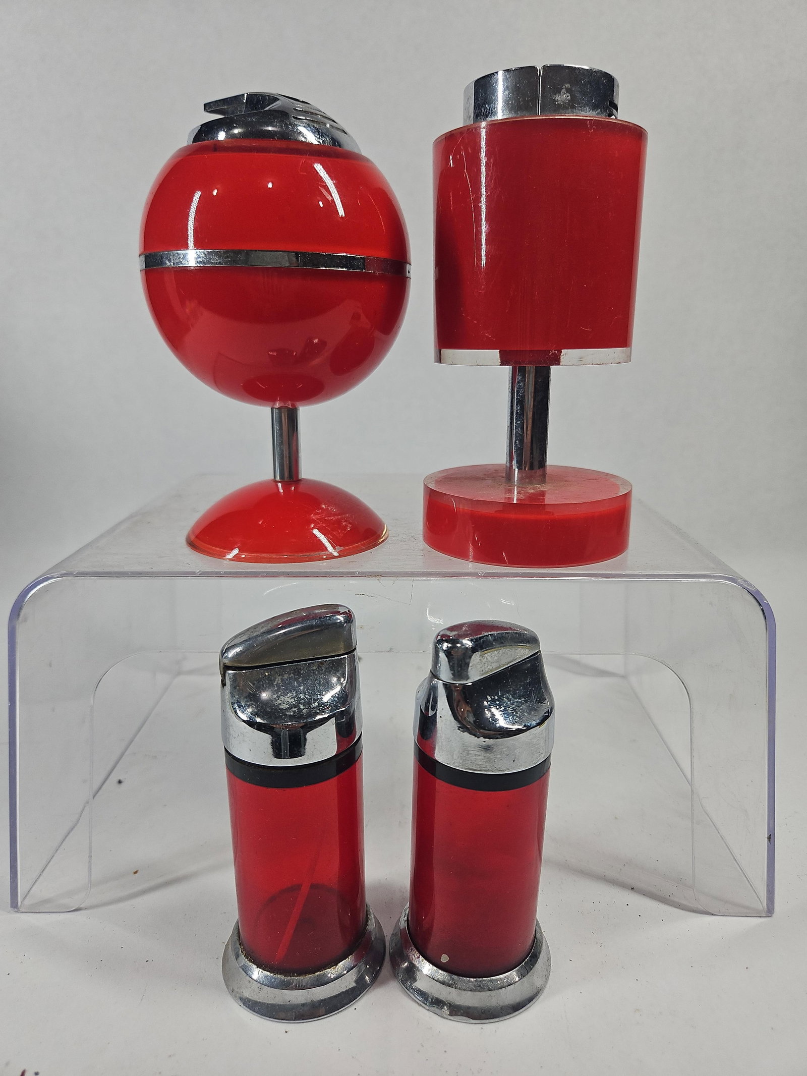 Ritepoint & Scripto Red Chrome Lighters (1 of 12)