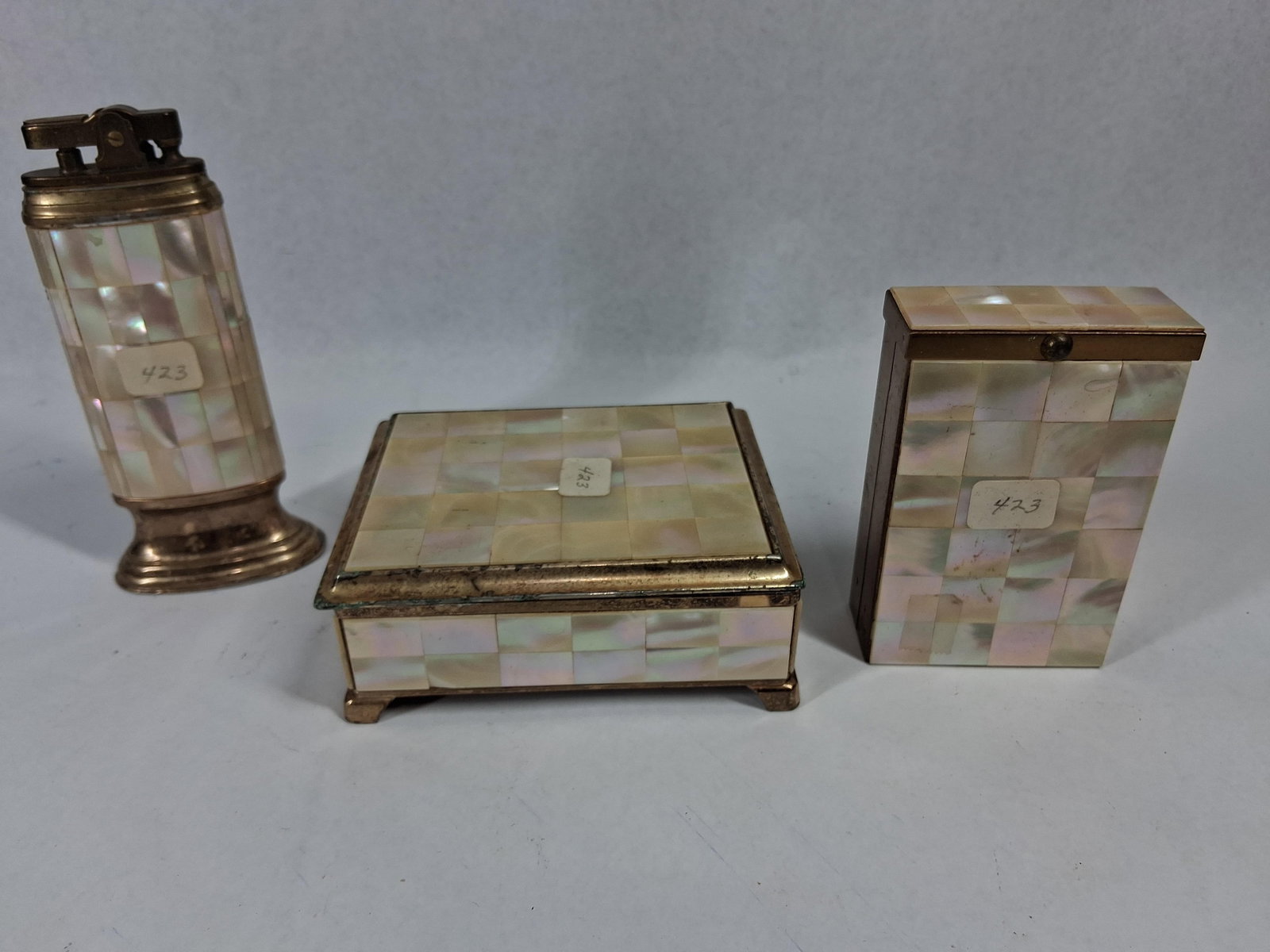 Marhill Mother-of-Pearl Smoking Trio (1 of 8)