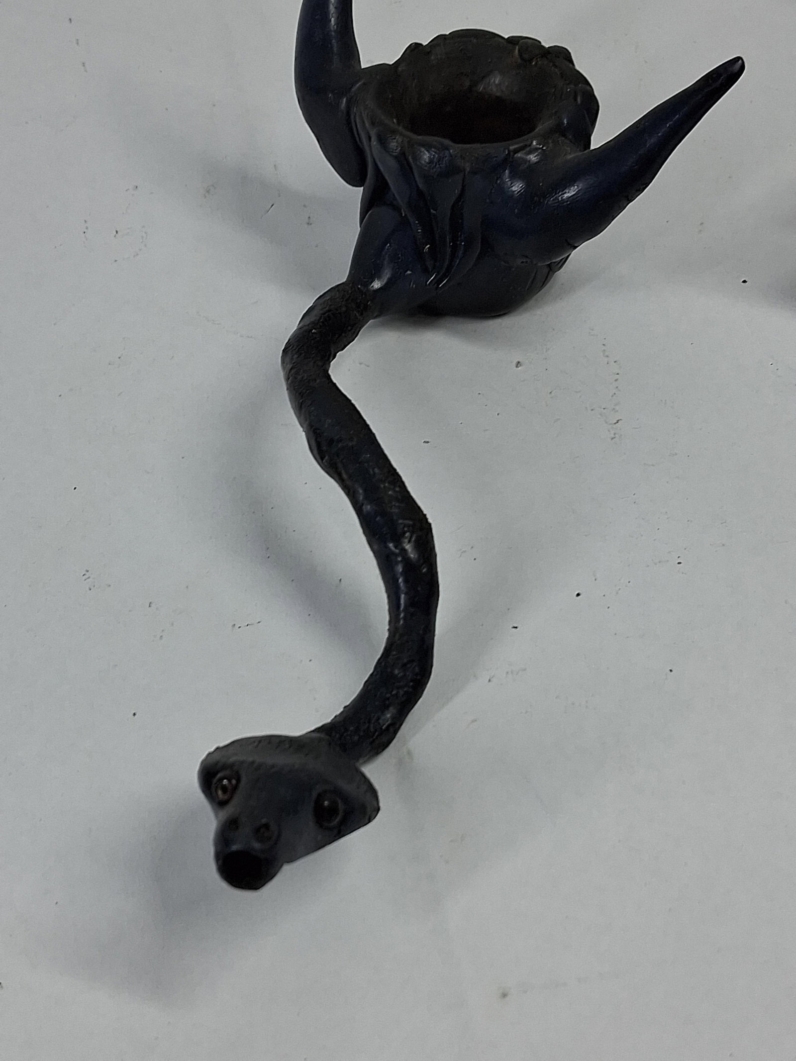 Pair Grotesque Figural Snake Stem Pipes - 3