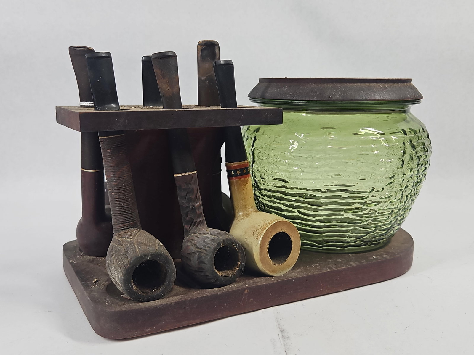 Pipe Stand, Green Glass Humidor & Pipes (1 of 8)