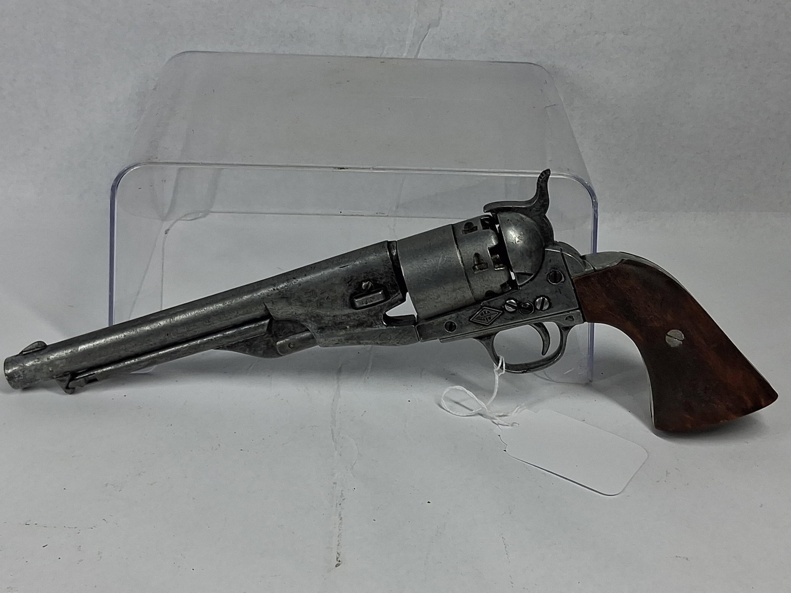 Denix 1860 Civil War Revolver Replica (1 of 6)
