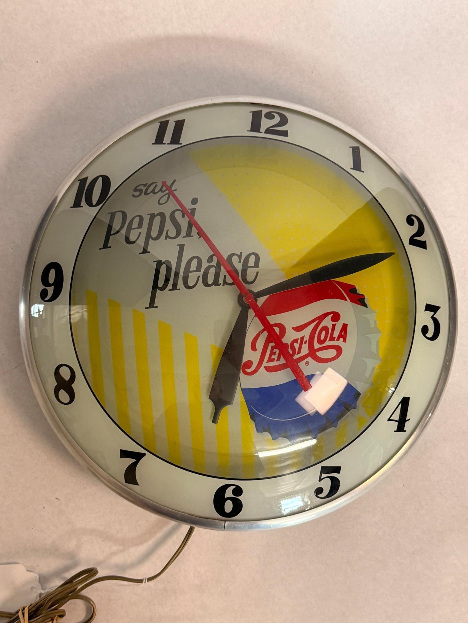 Pepsi-Cola Double Bubble Light-Up Clock (1 of 4)