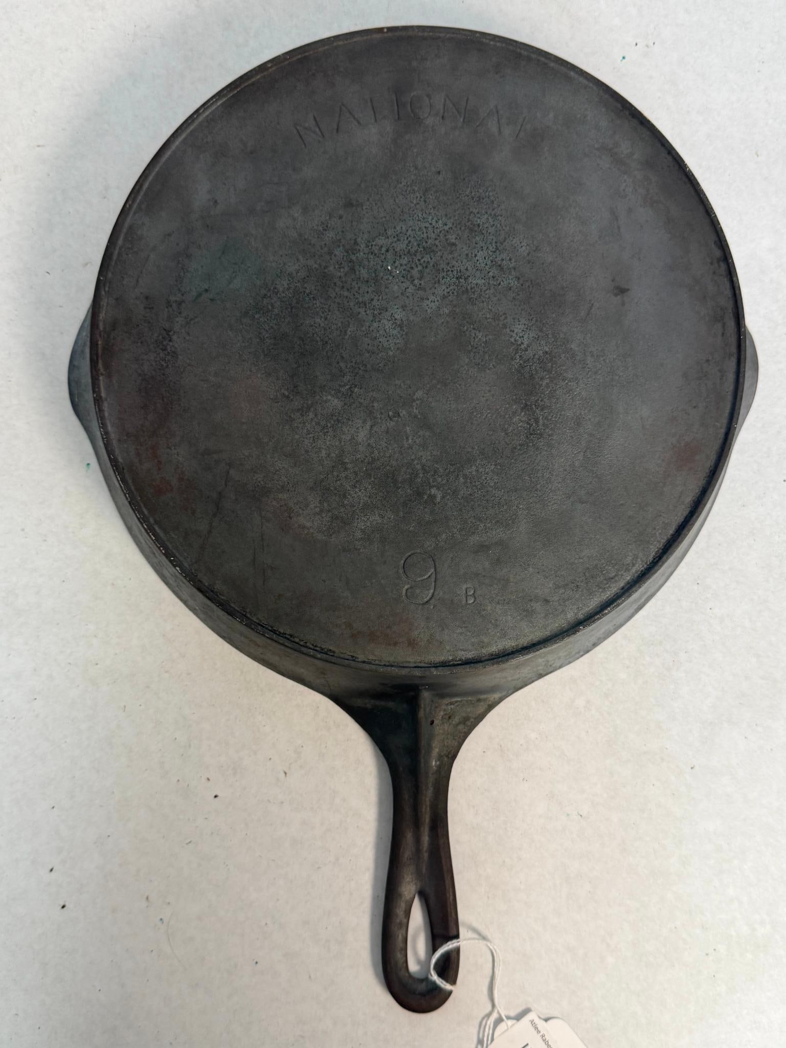 National Size 9 Cast Iron Skillet (1 of 4)