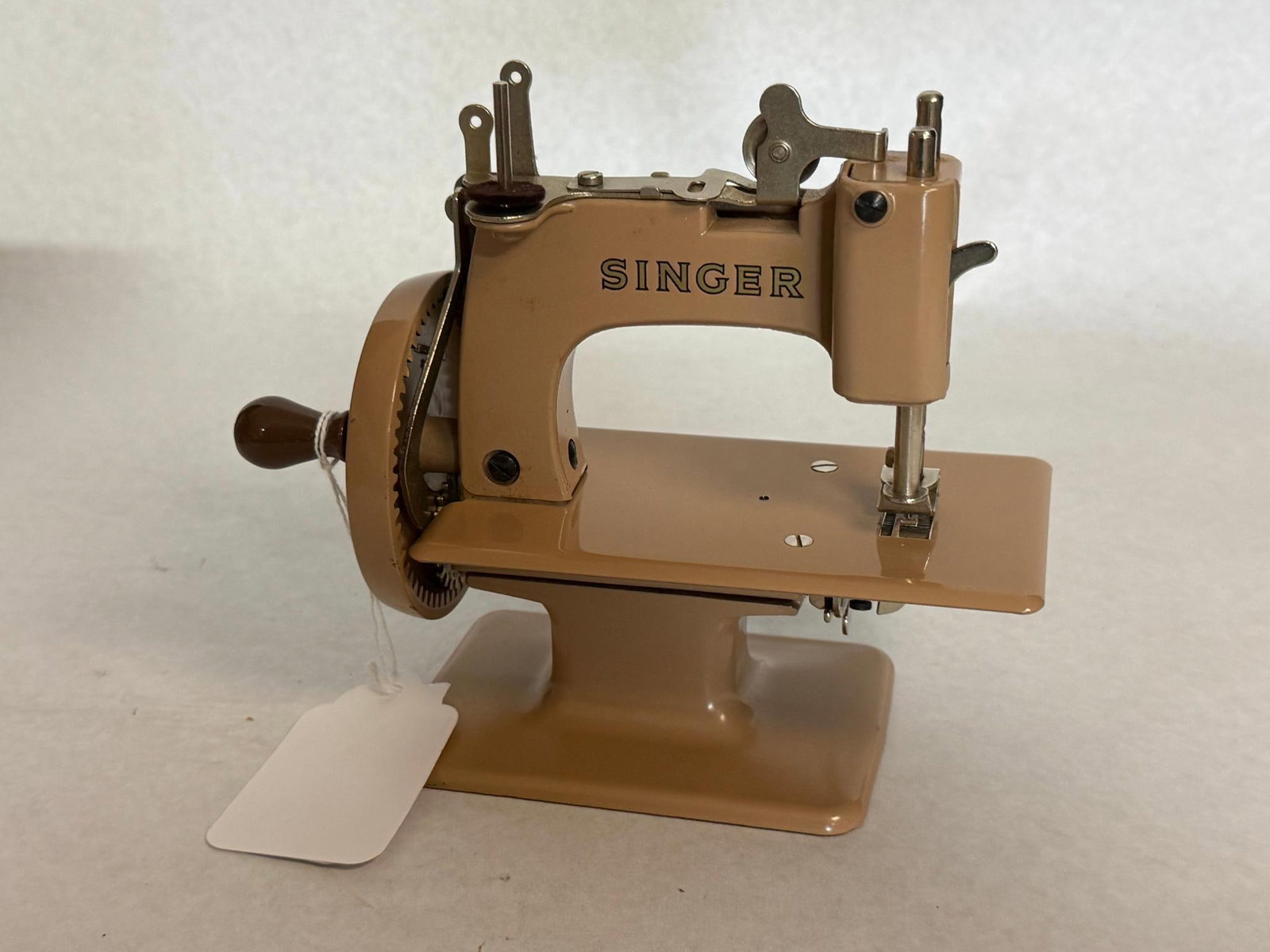 Singer Sewhandy Model 20 Sewing Machine - 2