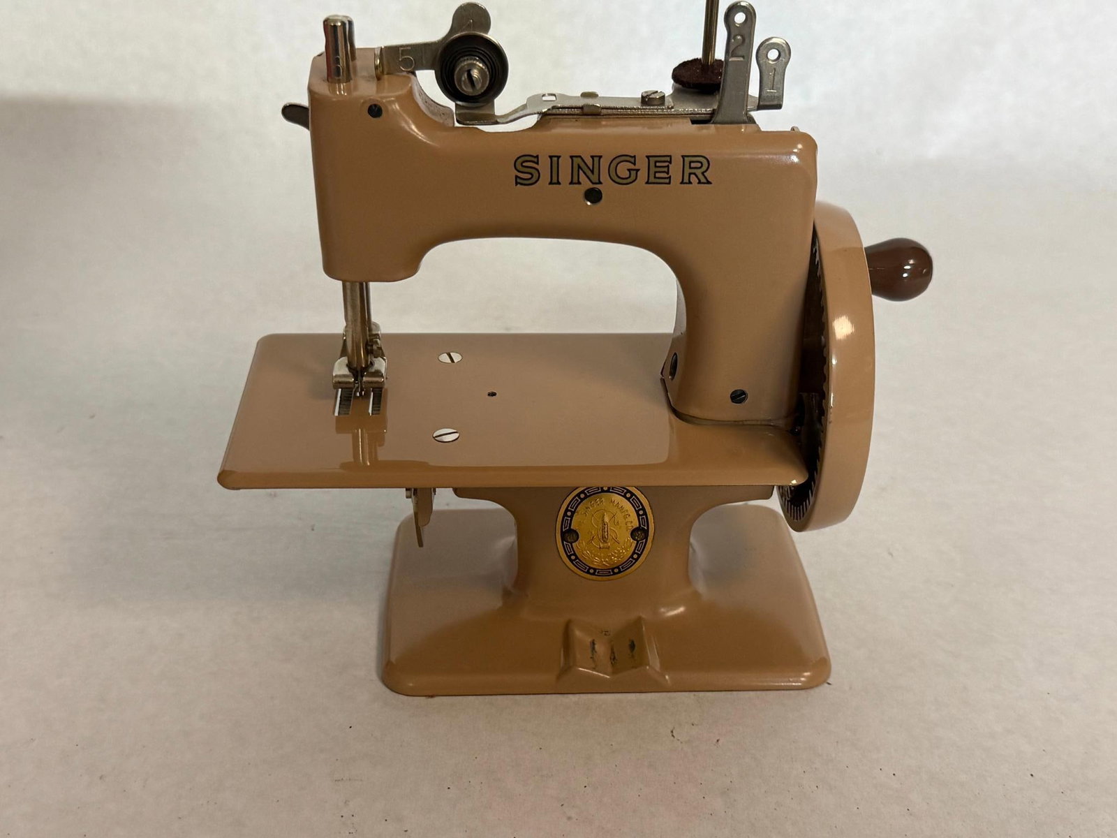 Singer Sewhandy Model 20 Sewing Machine - 3