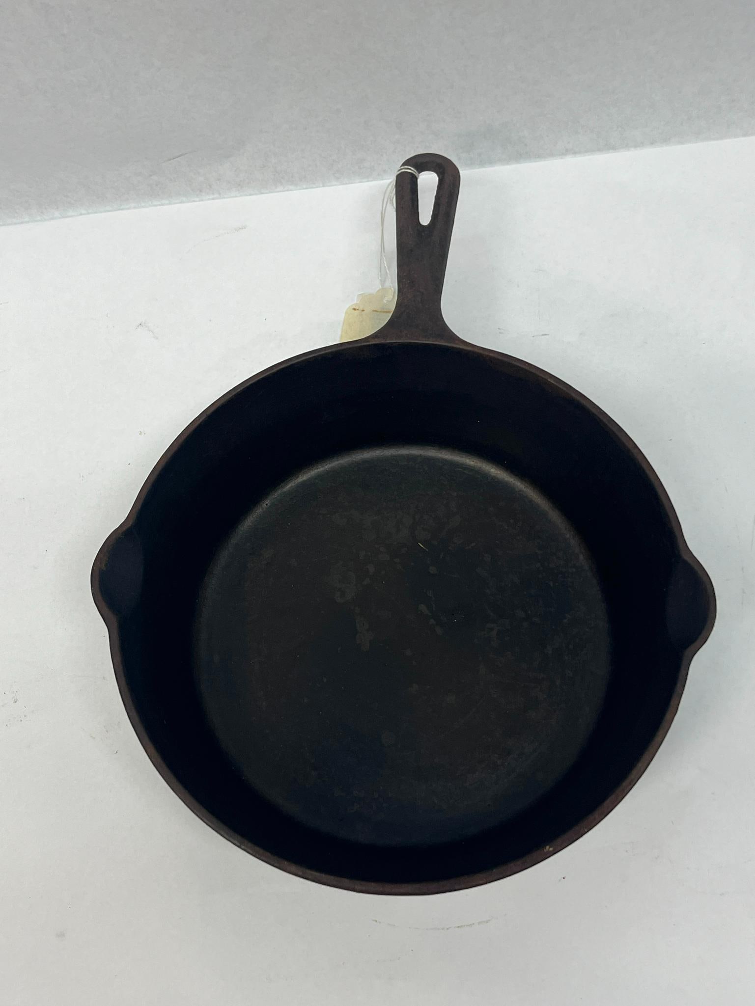 Crescent Ozark Cast Iron Skillet (1 of 4)