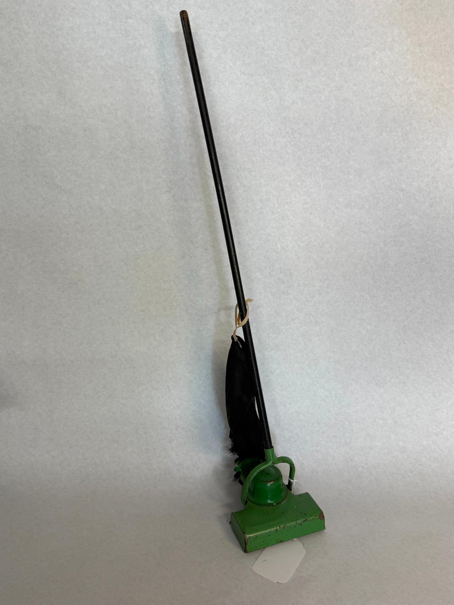 Kenmore Child's Toy Vacuum Cleaner (1 of 4)