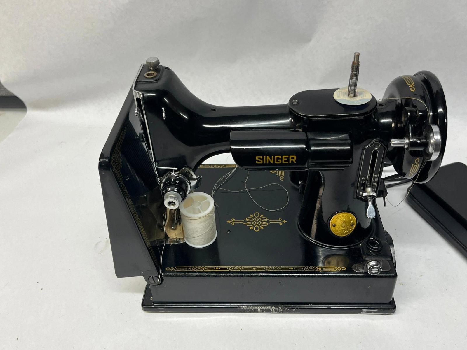 Singer Featherweight Sewing Machine Kit - 4