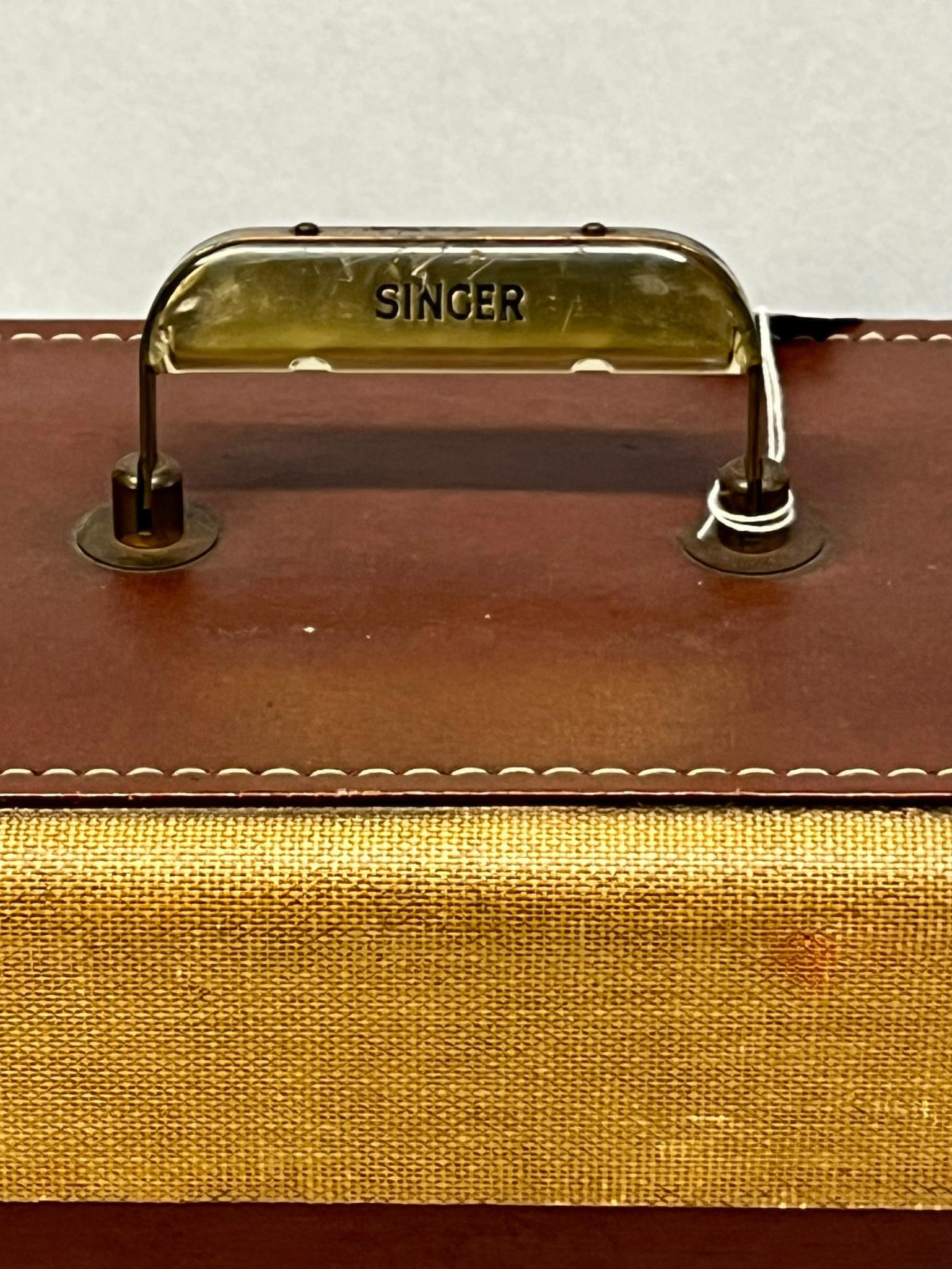 Singer Model 99 Sewing Machine w/ Case - 6