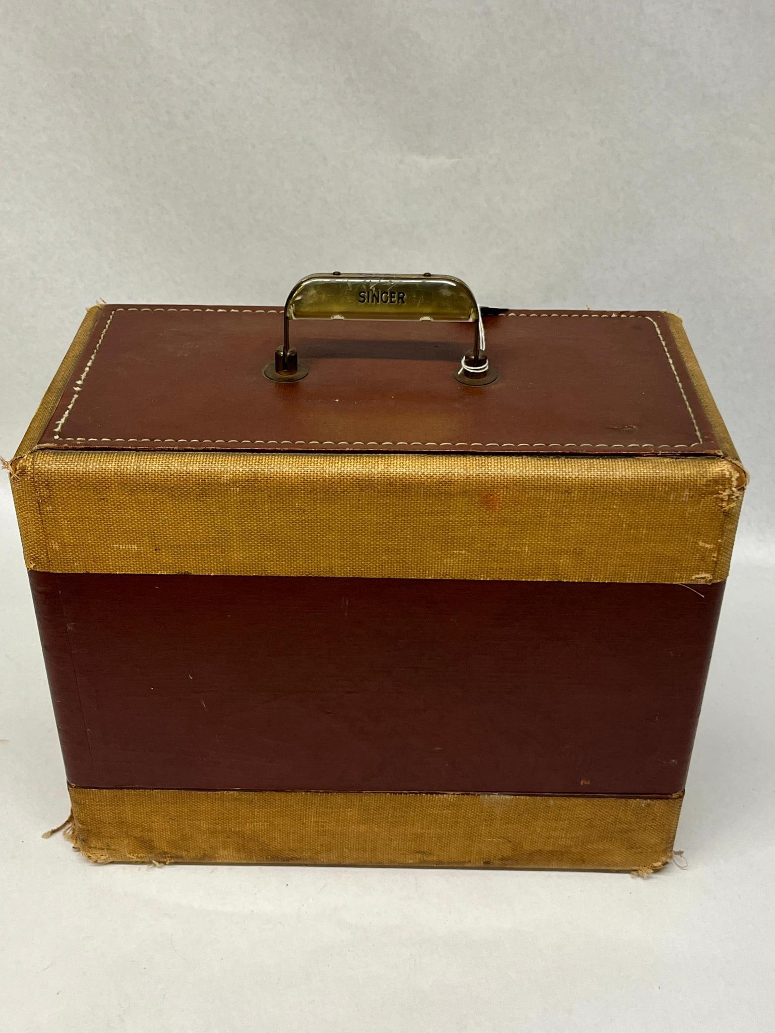 Singer Model 99 Sewing Machine w/ Case - 7