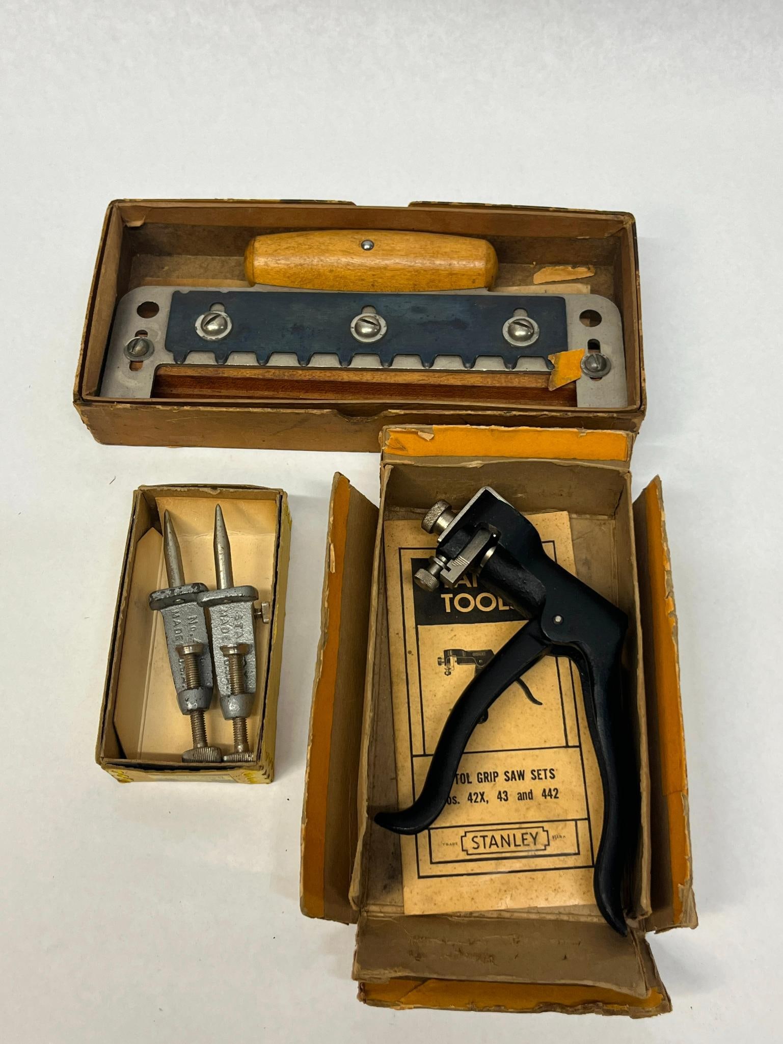 Trio Stanley No. 88 Clapboard Tools: This lot consists of three American-made specialized carpentry hand tools produced by Stanley. 88 clapboard siding marker composed of a nickel-plated steel frame, a blued steel marking blade, and a