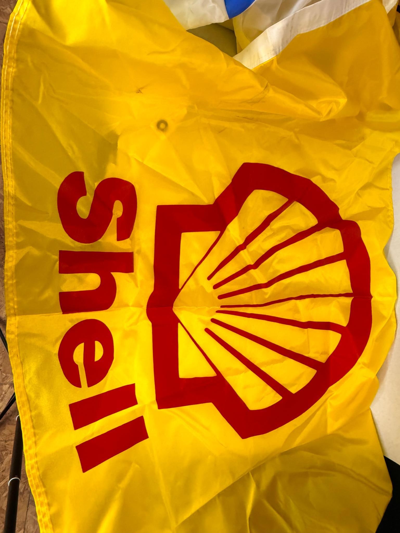 Shell, Chevrolet & Hoosier Auto Flags - 2