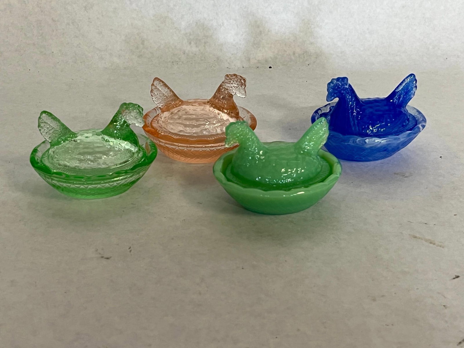 Set Colored Glass Hen-on-Nest Dishes (1 of 4)