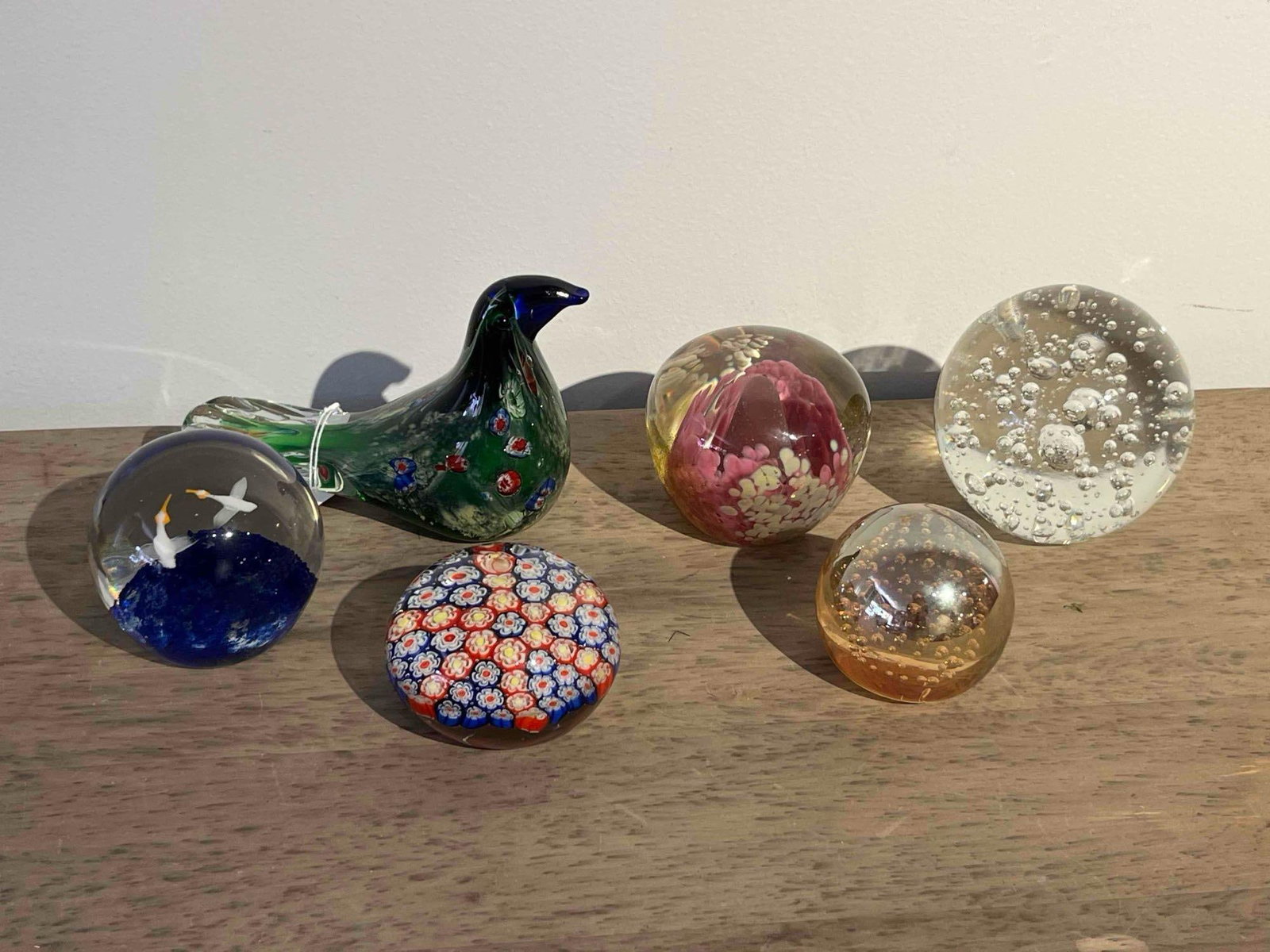 Set 6 Art Glass: 5 Paperweights & Bird (1 of 8)
