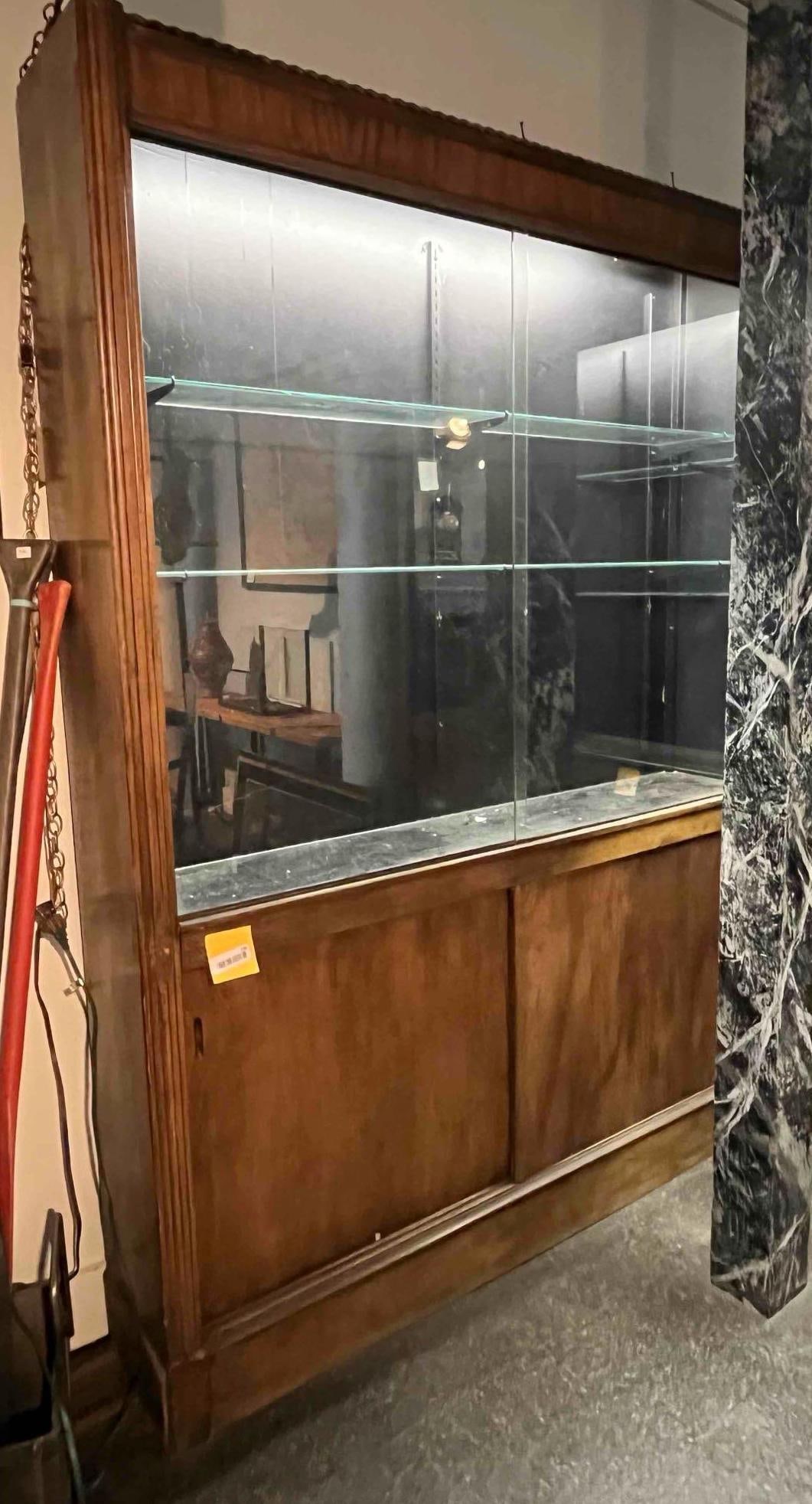 Mid-C. Lighted Display Cabinet (1 of 4)