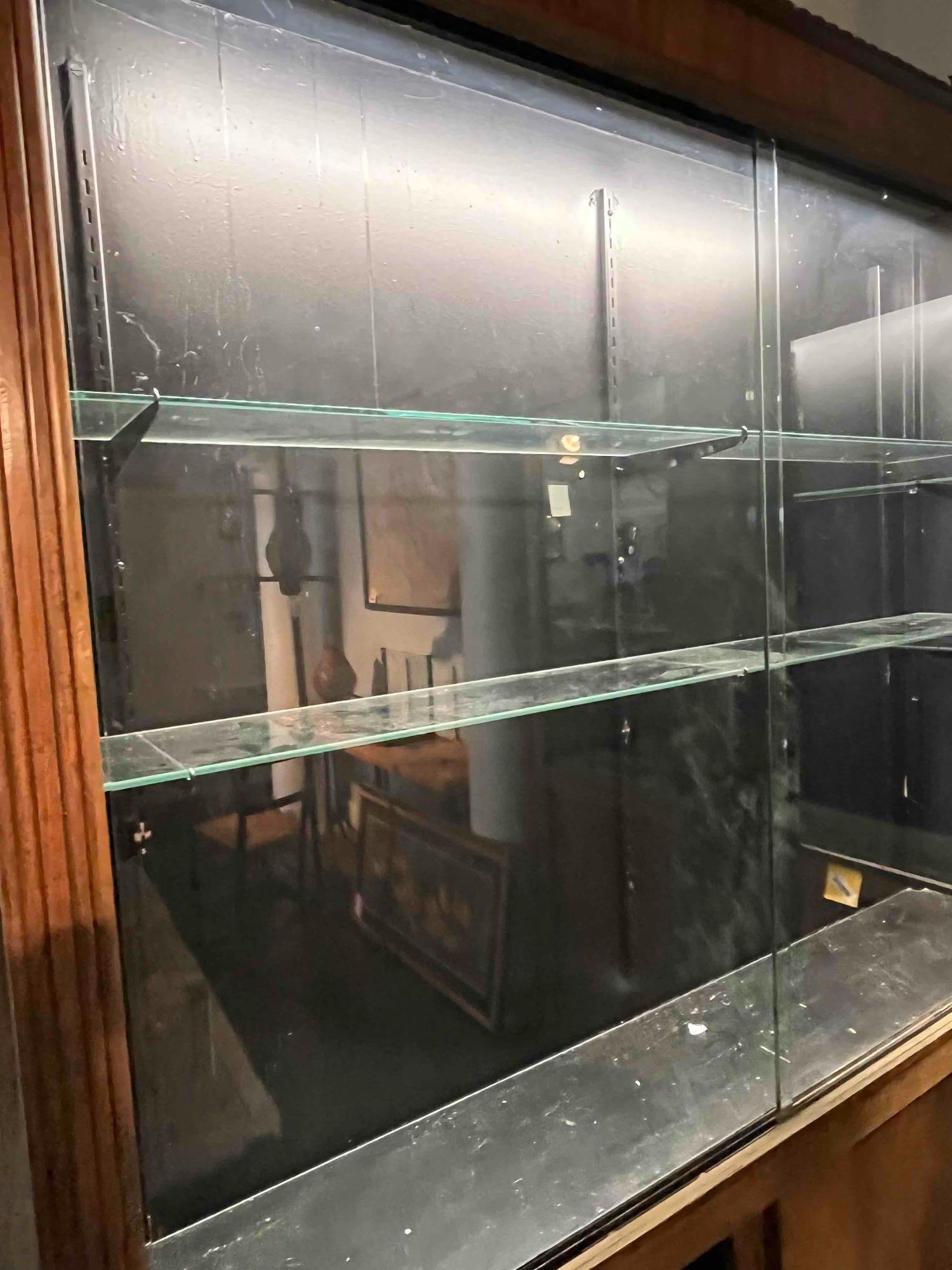 Mid-C. Lighted Display Cabinet - 4