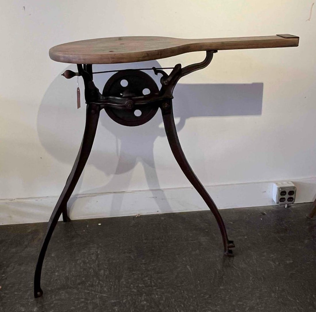 W.F. & J. Barnes Foot Scroll Saw Base (1 of 7)