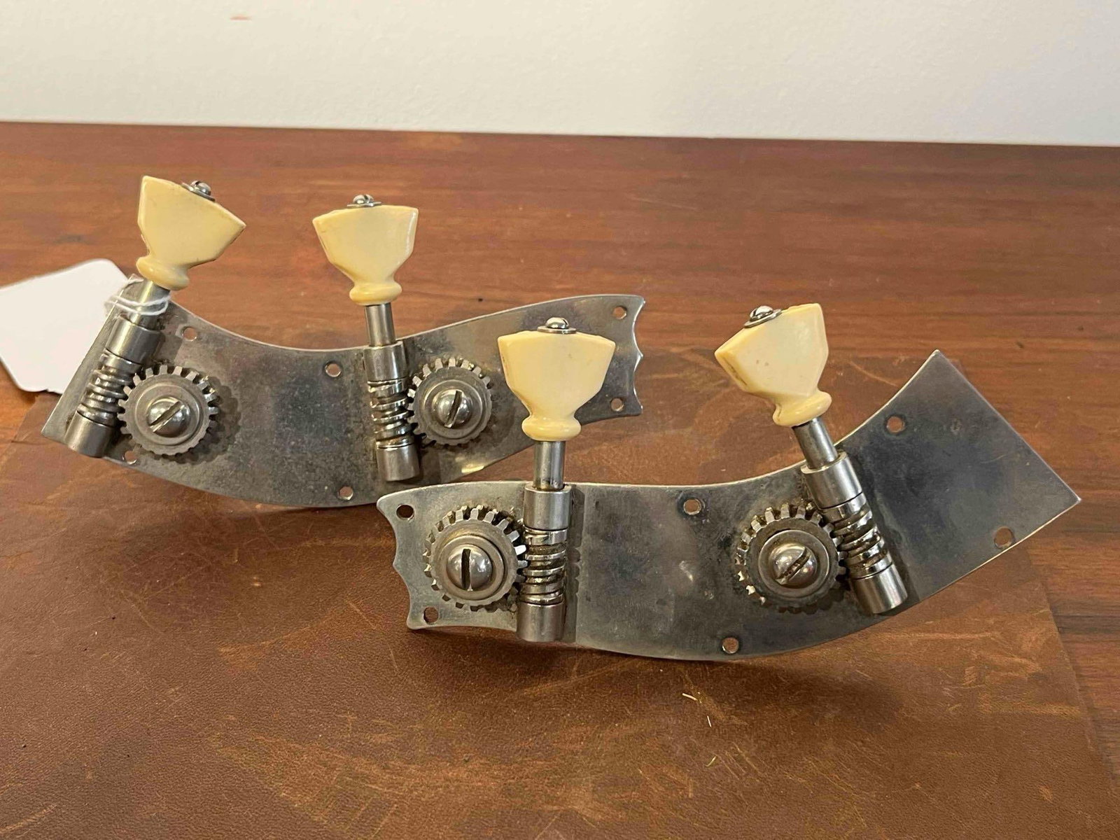 Set 2-on-a-Plate Bass Guitar Tuners (1 of 5)