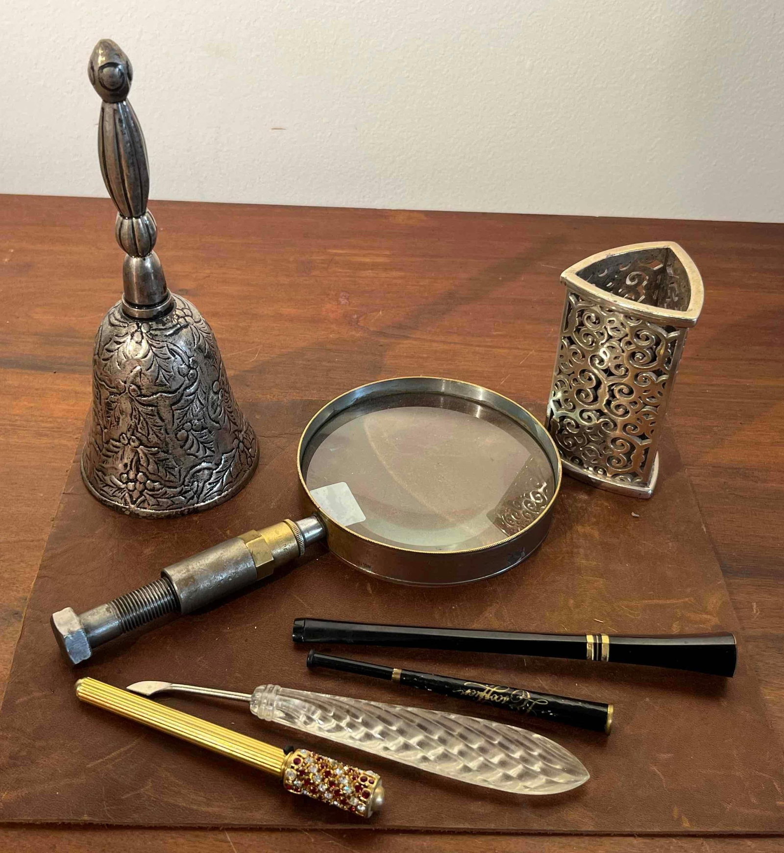 Desk & Vanity Accessories (1 of 9)