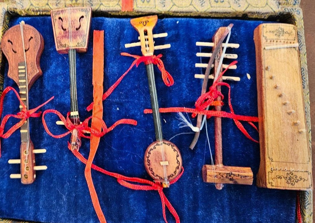 Set 5 Traditional Stringed Instruments - 2