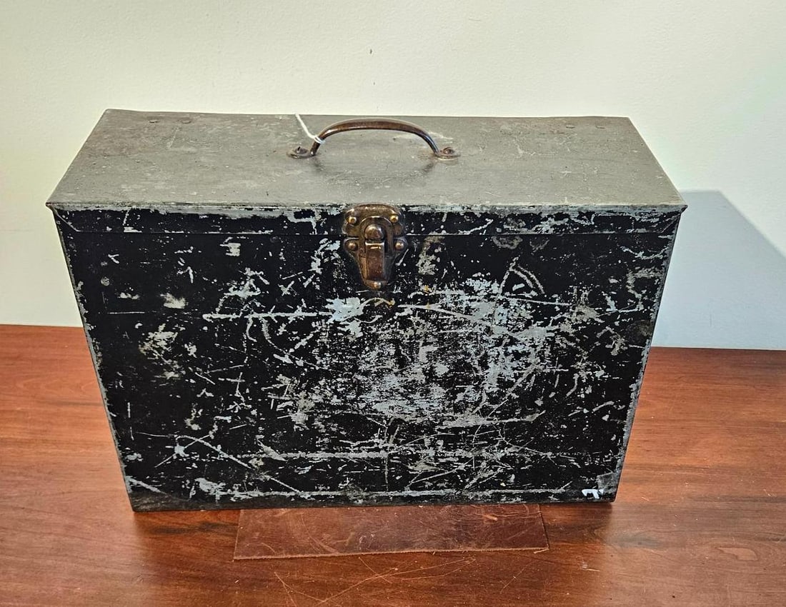 3-Compartment Galvanized Steel Chest (1 of 5)