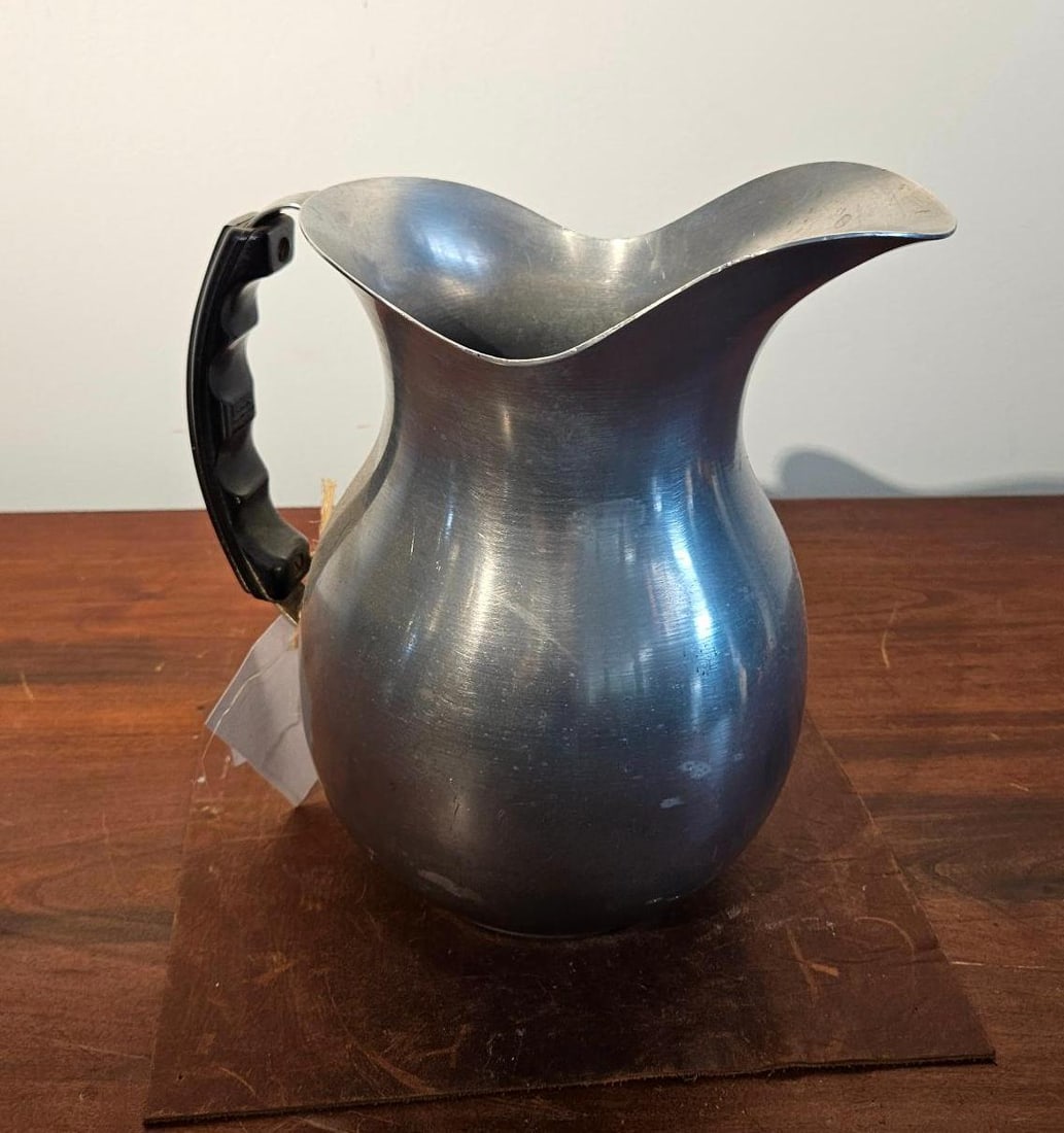 Wear-Ever Aluminum Water Pitcher No 416 (1 of 5)
