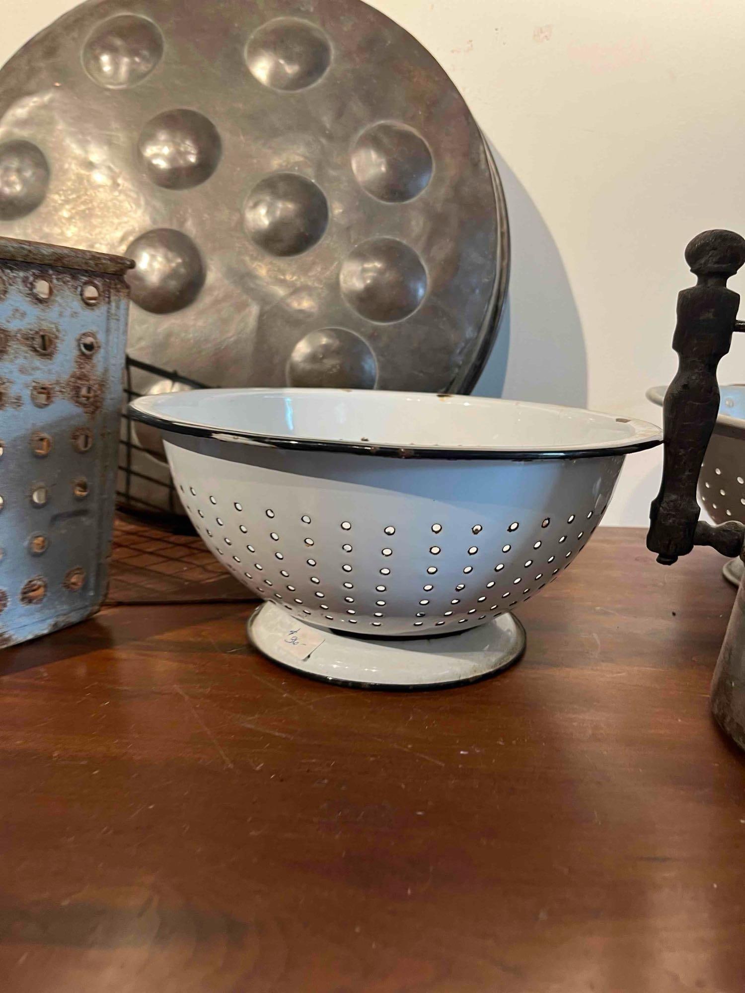 Set 5 Kitchen Metalware Items - 4