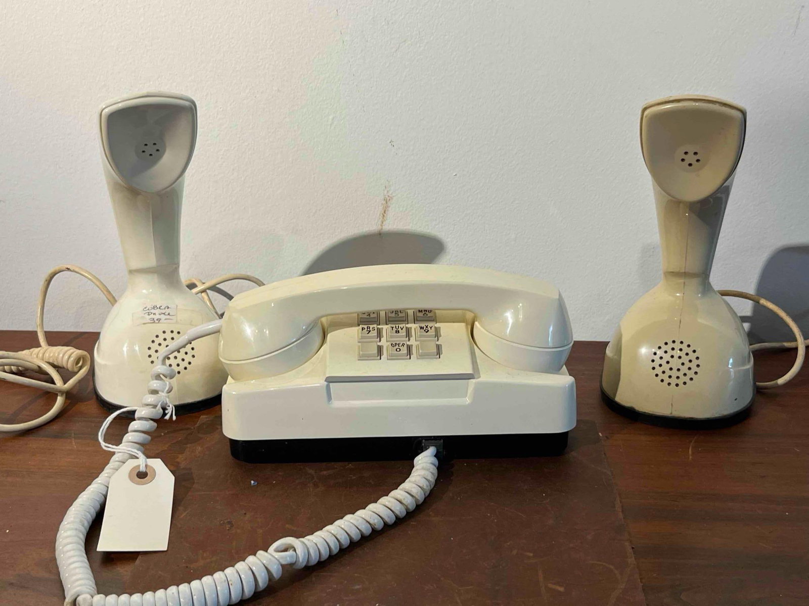 Trio Cream GTE & Cobra Style Phones (1 of 6)