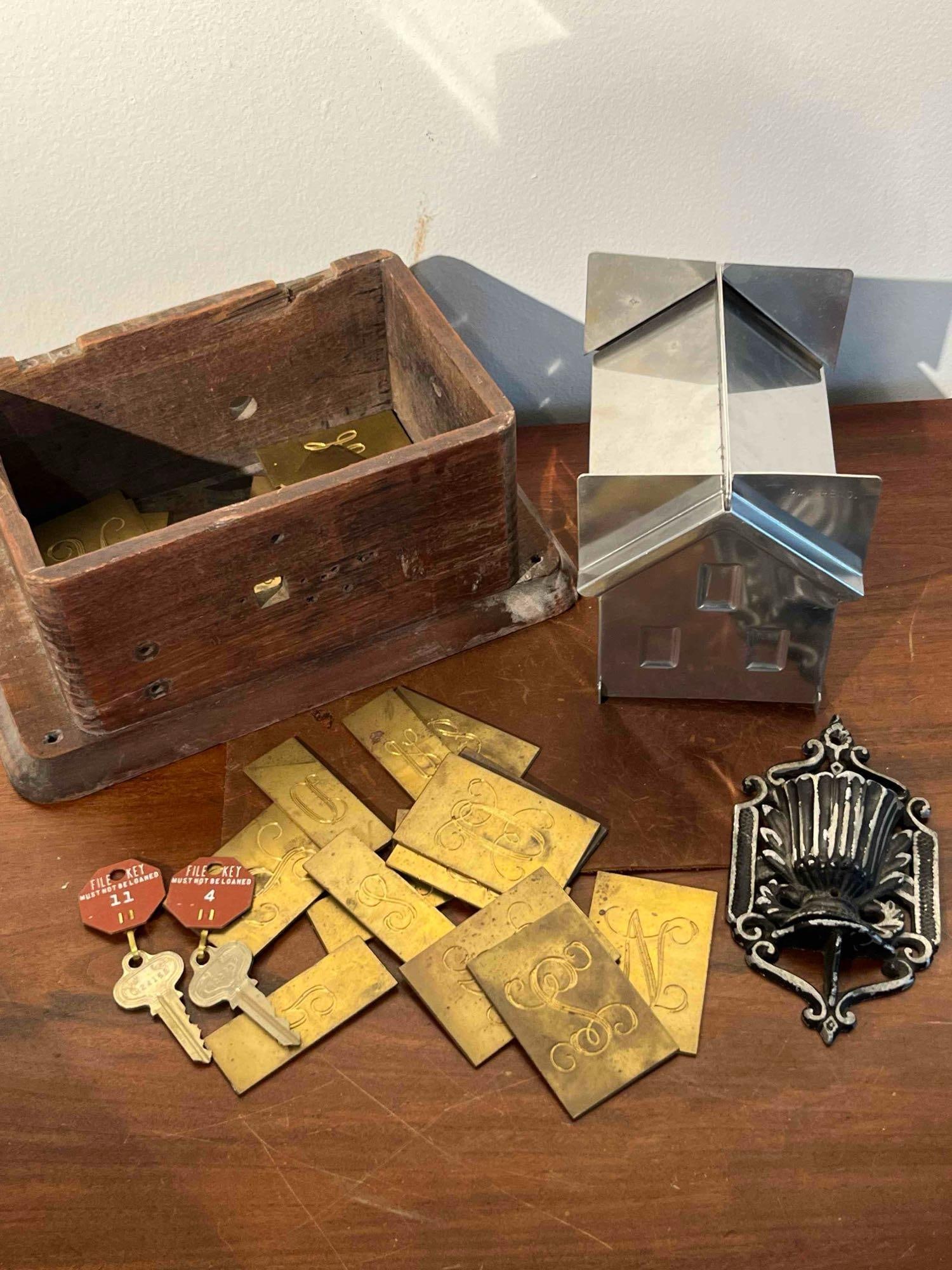 Hardware, Iron Pocket, Brass Plates (1 of 9)