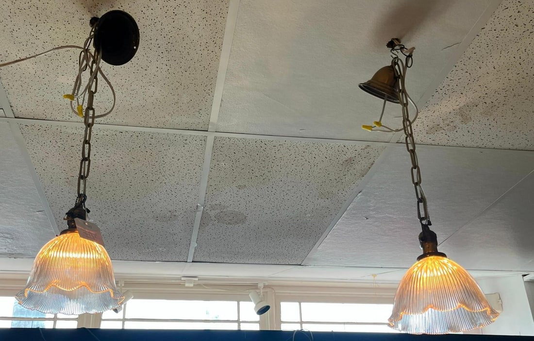 Pair General Electric Prismatic Lights (1 of 5)