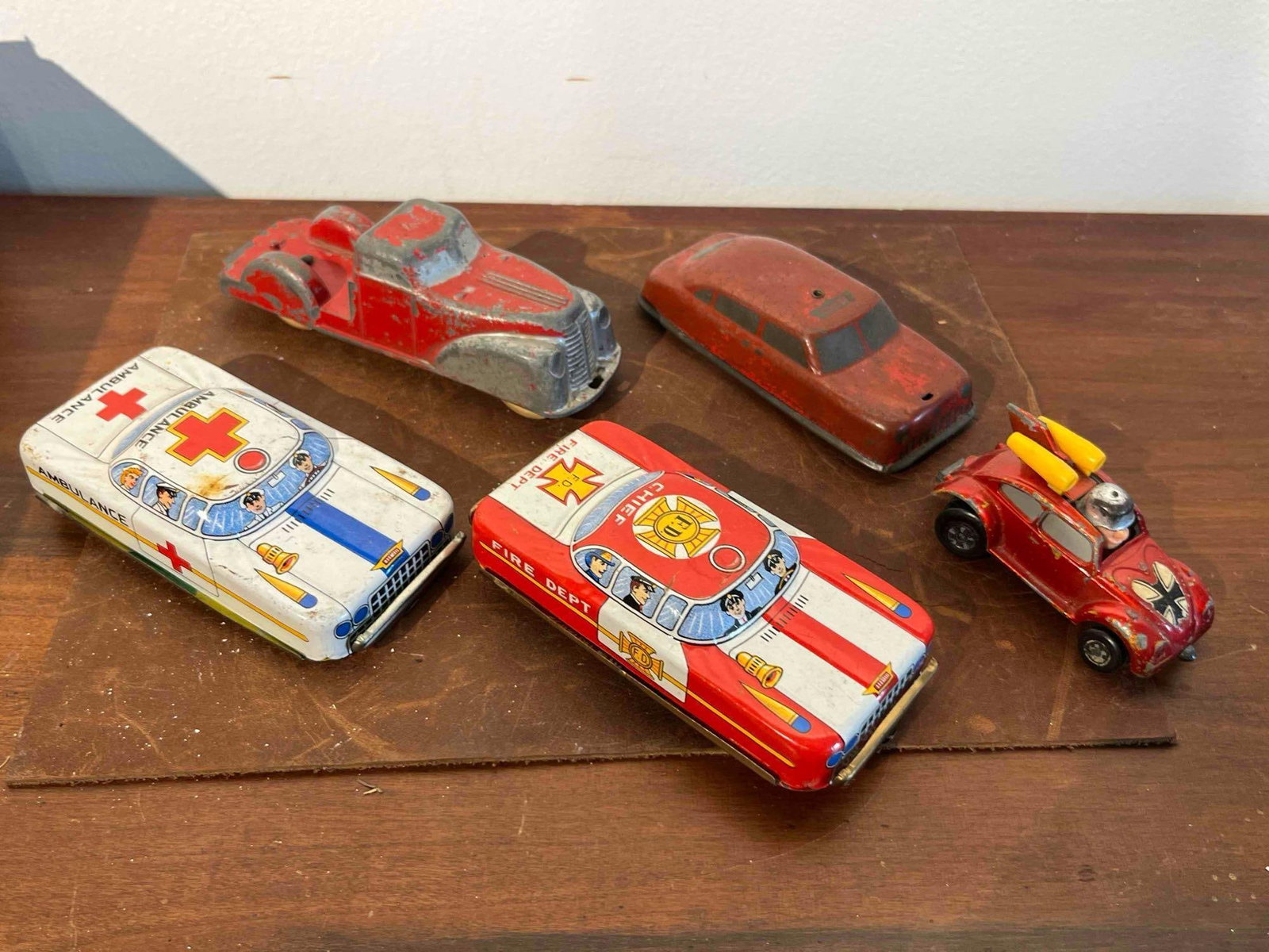 Set 5 Tin, Iron & Matchbox Vehicles (1 of 7)