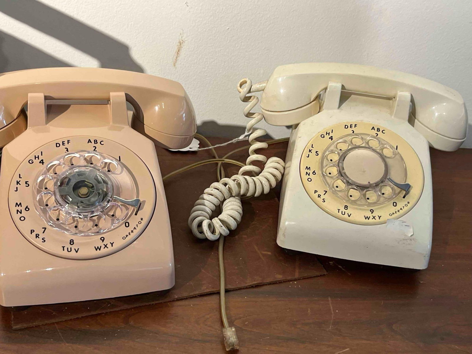 Pair ITT Rotary Dial Desk Phones w/ Box (1 of 4)