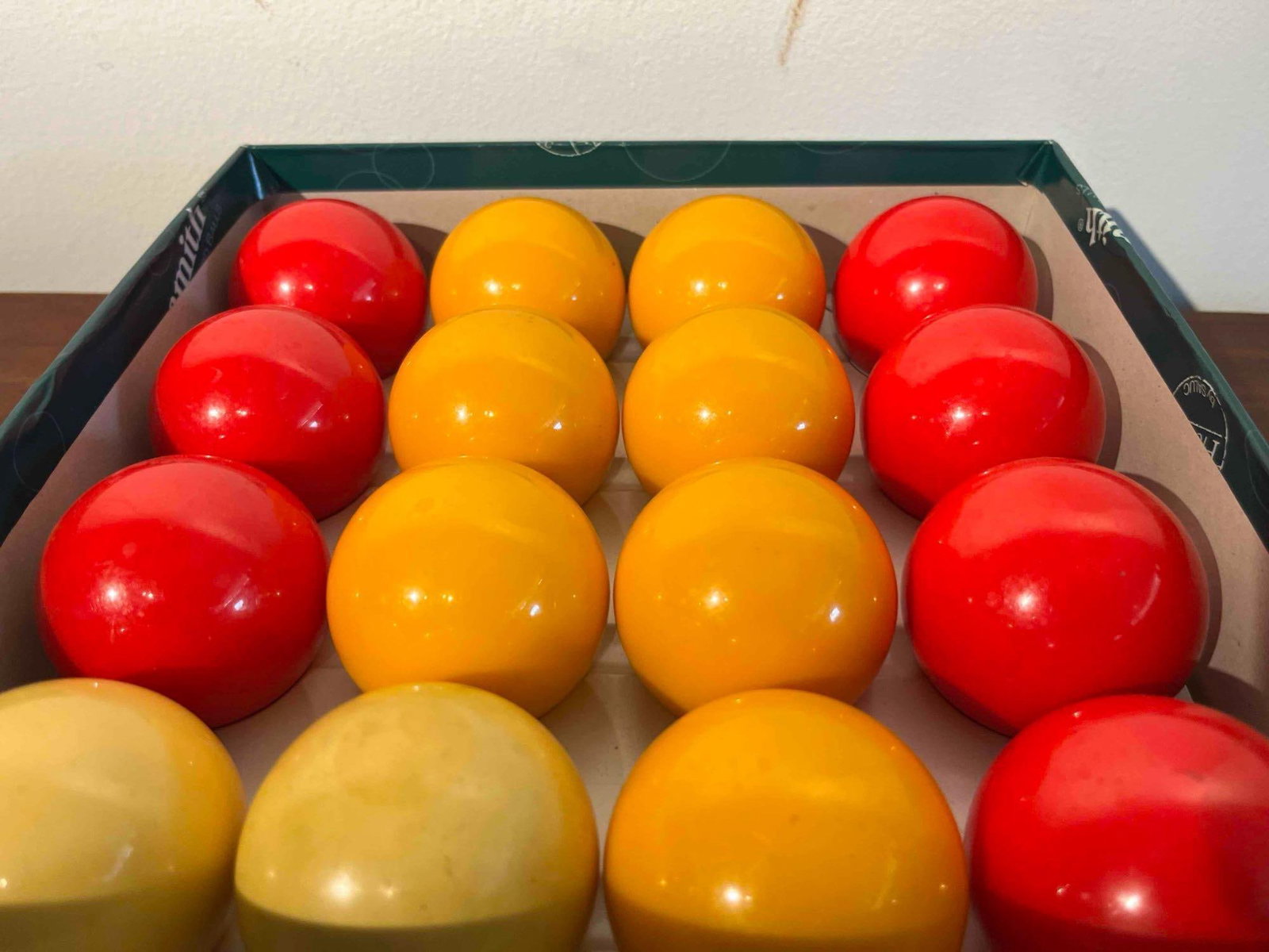 Aramith Premier Phenolic Billiard Balls (1 of 3)
